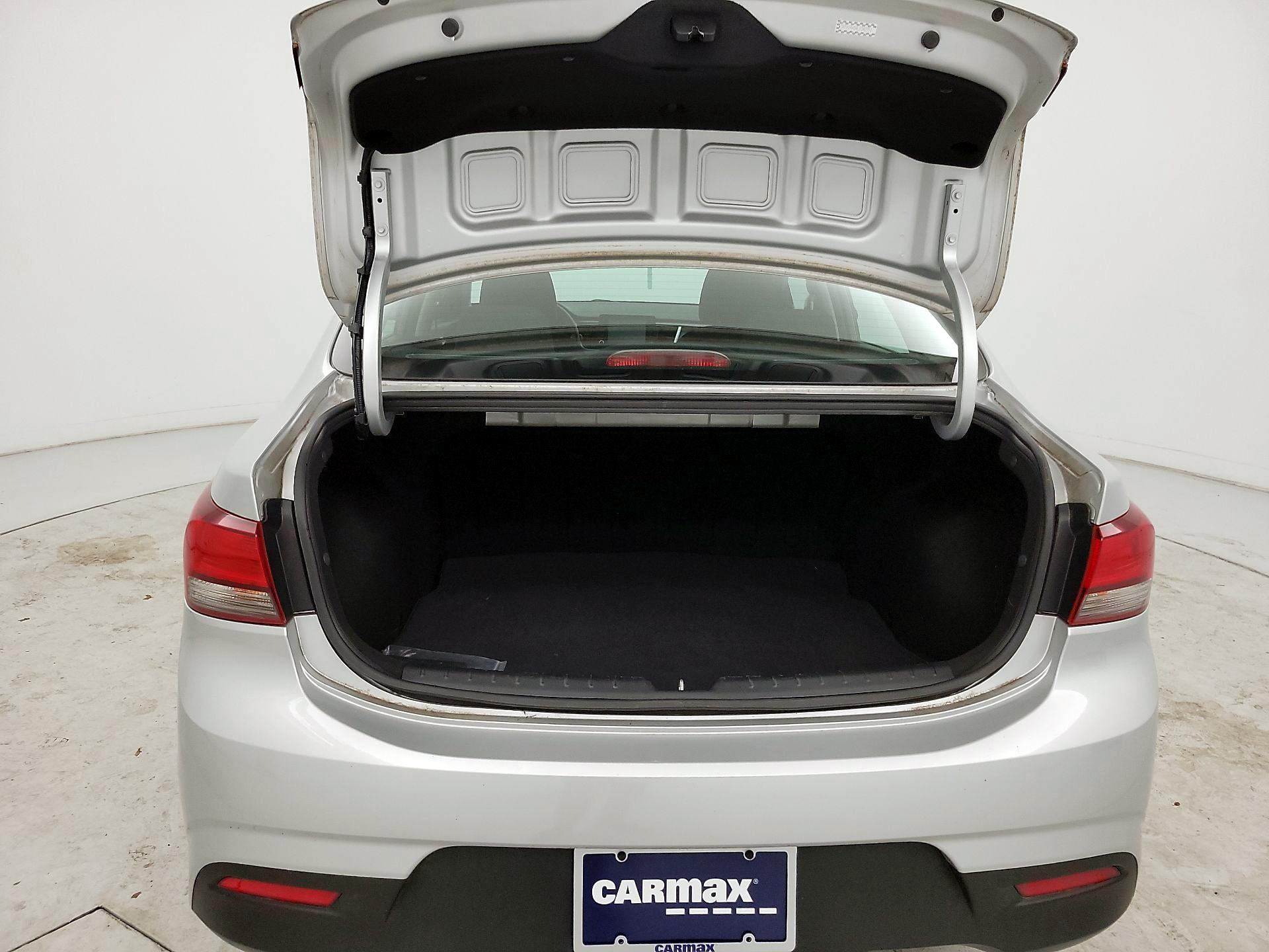 Thumbnail: 2020 Kia Rio - 20