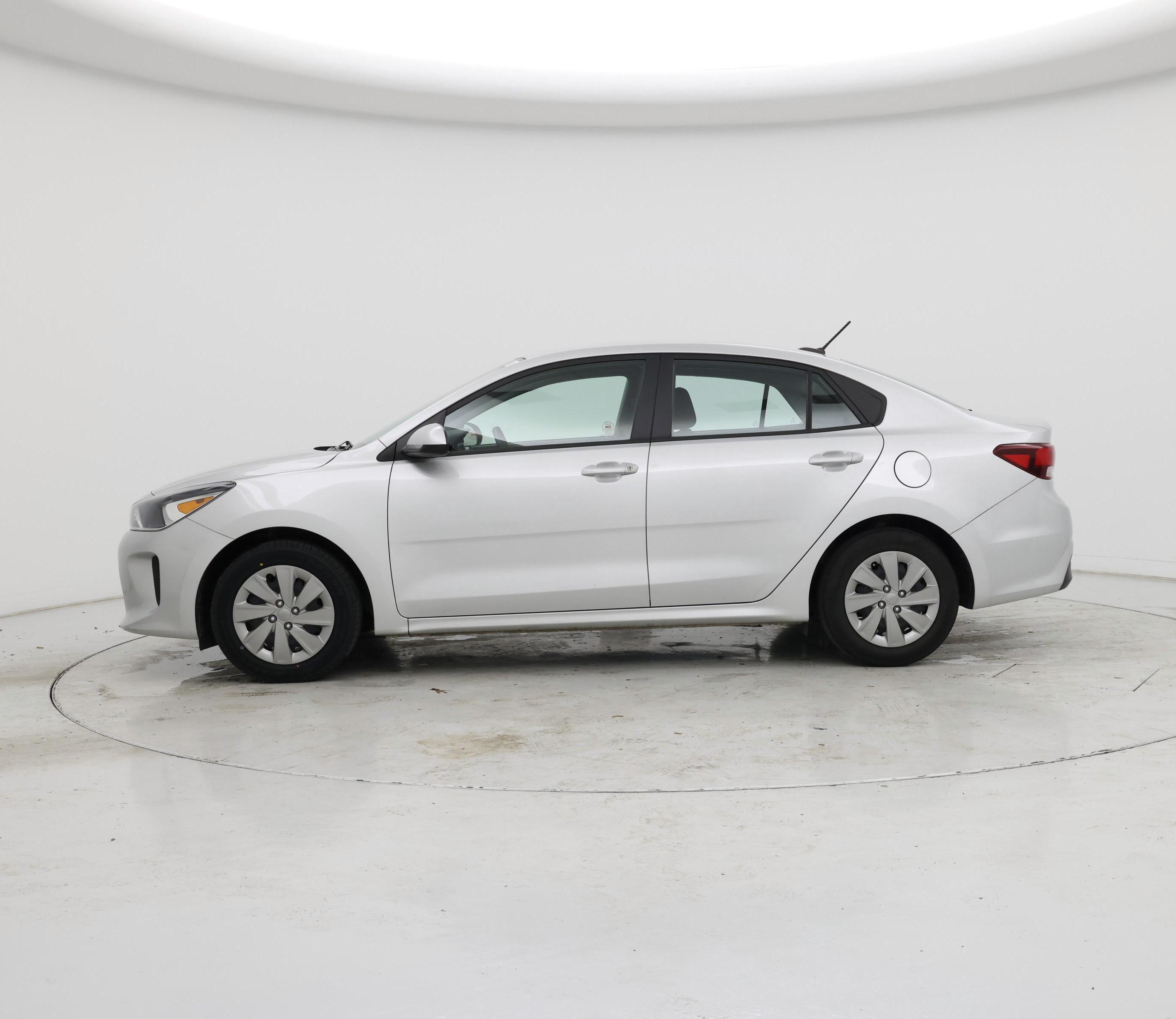 Thumbnail: 2020 Kia Rio - 3