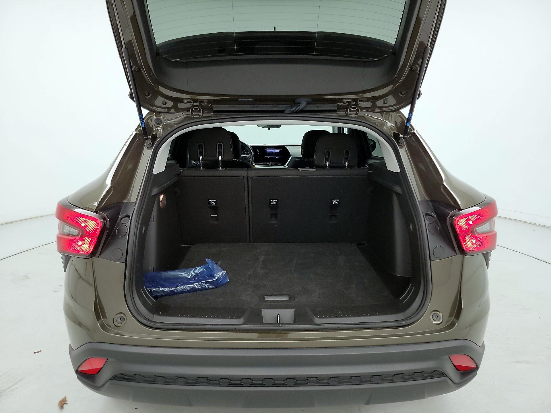 Thumbnail: 2024 Chevrolet Trax - 20