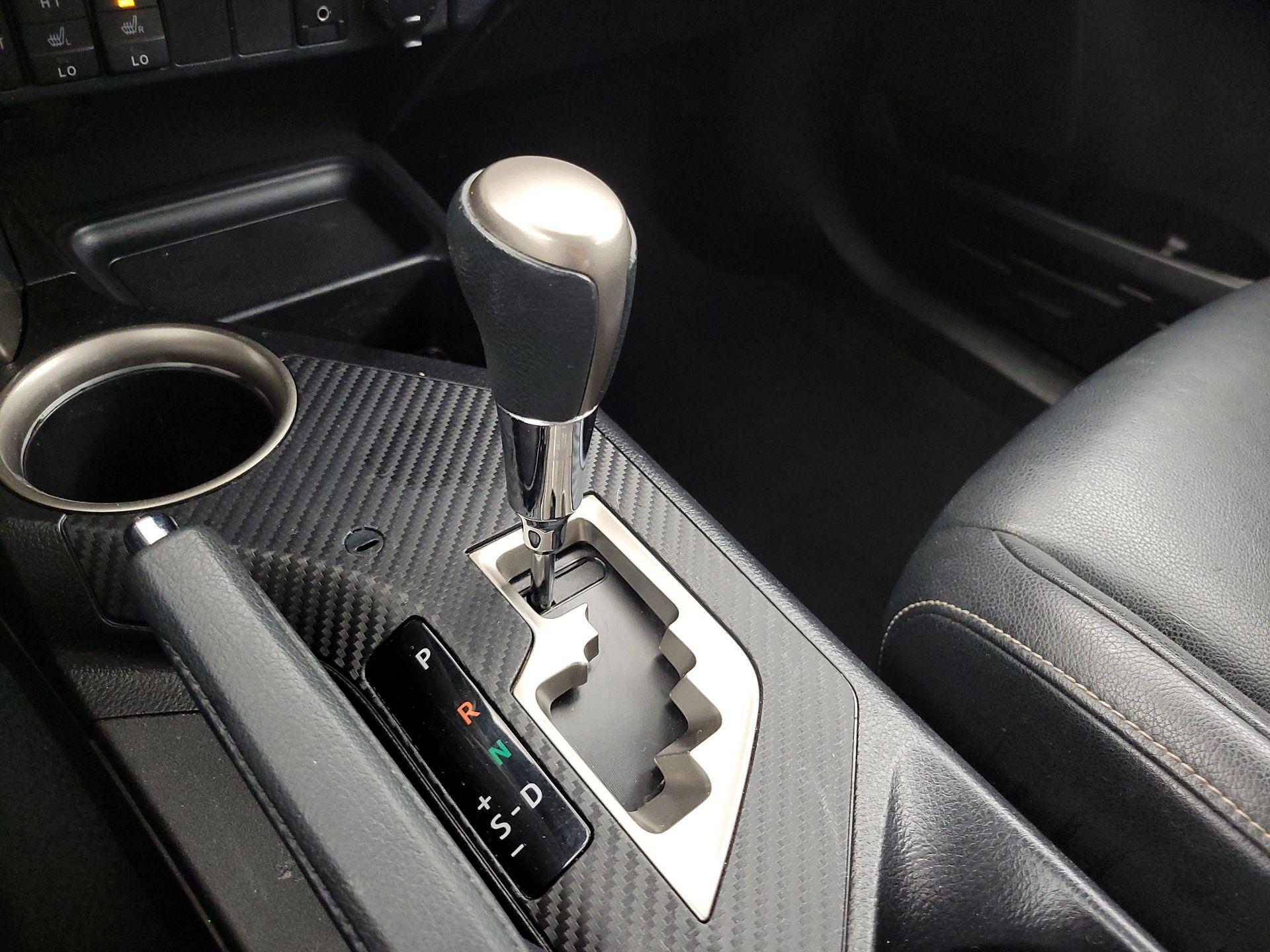 Thumbnail: 2015 Toyota RAV4 - 17