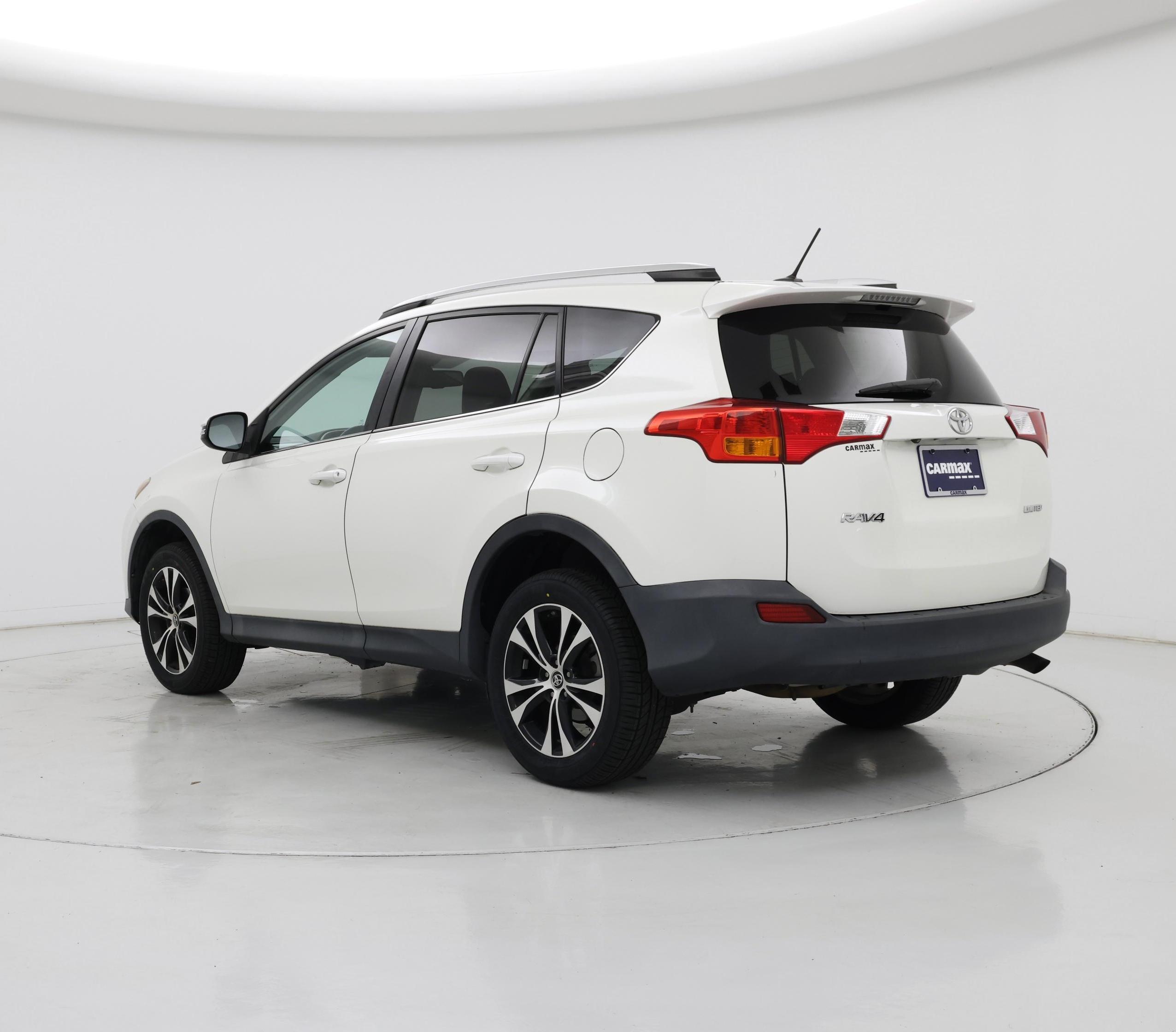 Thumbnail: 2015 Toyota RAV4 - 2