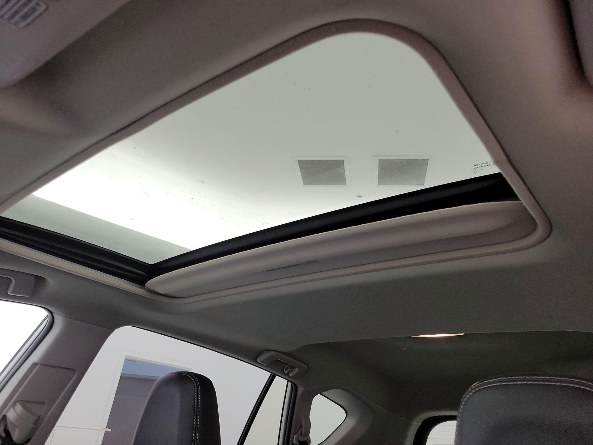 Thumbnail: 2015 Toyota RAV4 - 19