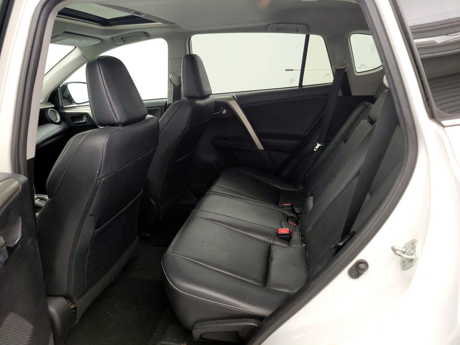 Thumbnail: 2015 Toyota RAV4 - 20