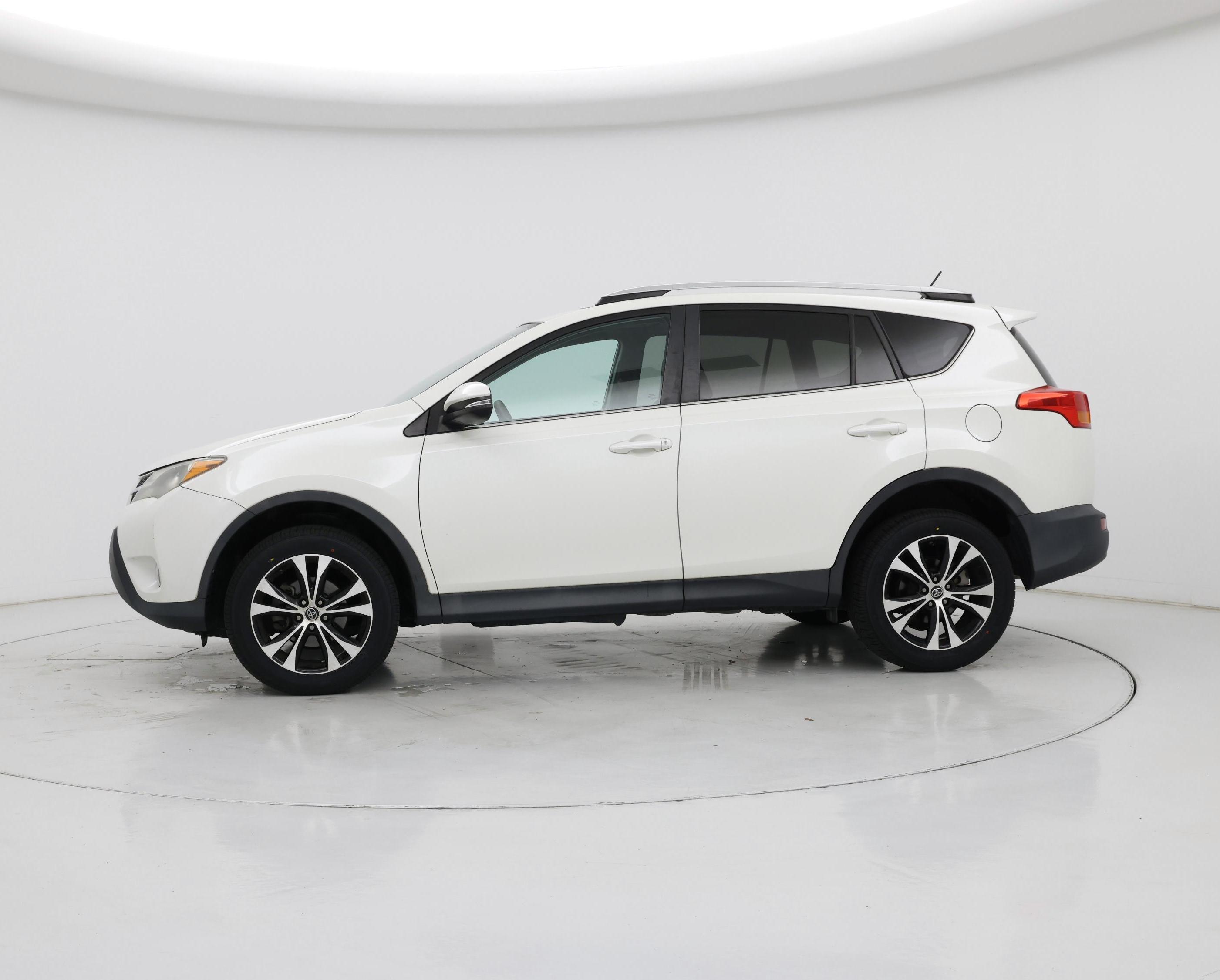 Thumbnail: 2015 Toyota RAV4 - 3