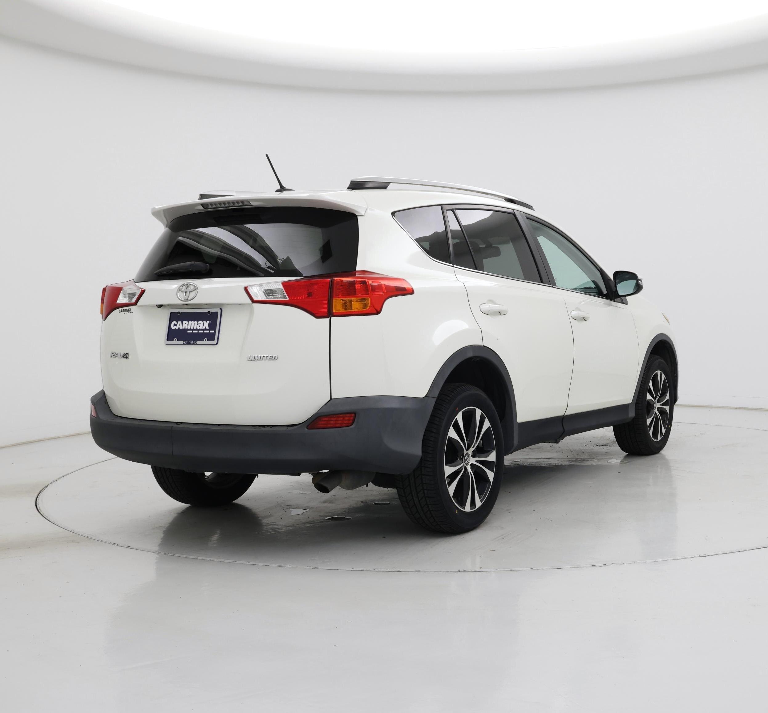 Thumbnail: 2015 Toyota RAV4 - 8