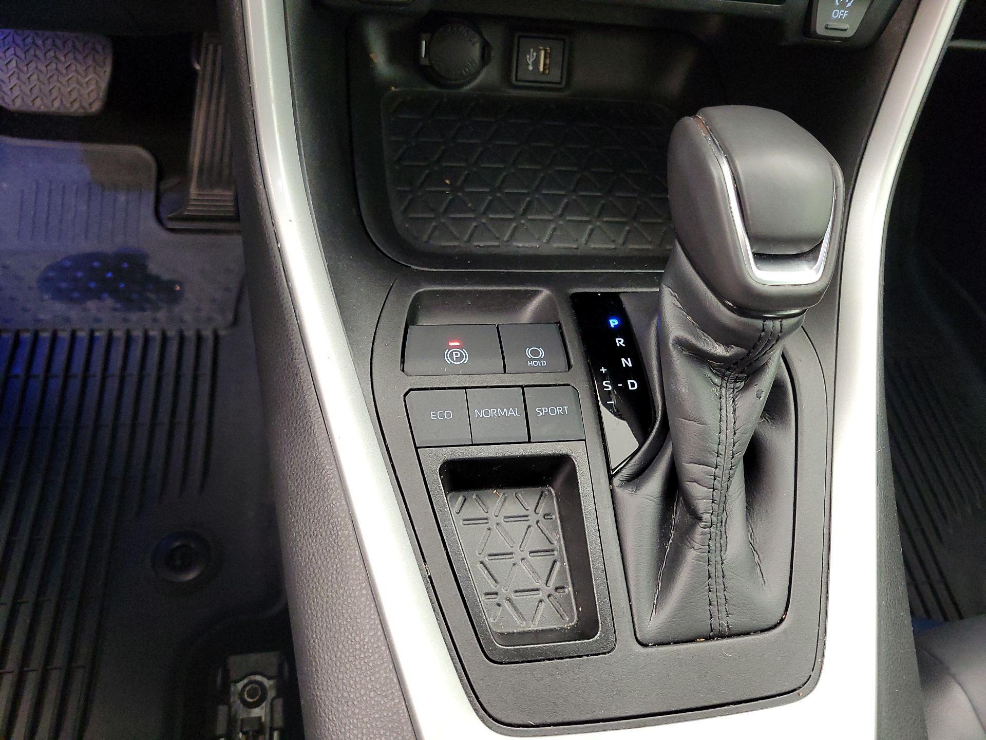 Thumbnail: 2024 Toyota RAV4 - 17