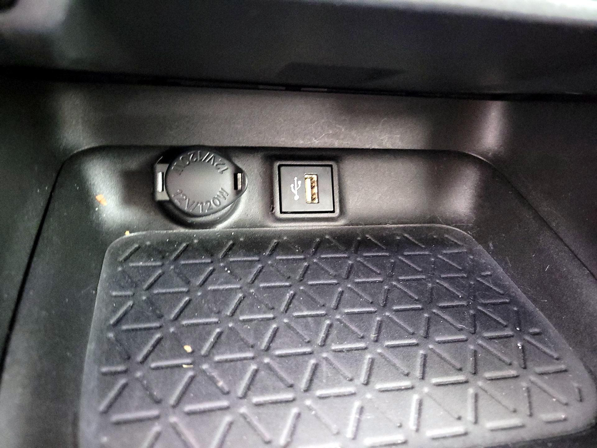 Thumbnail: 2024 Toyota RAV4 - 18