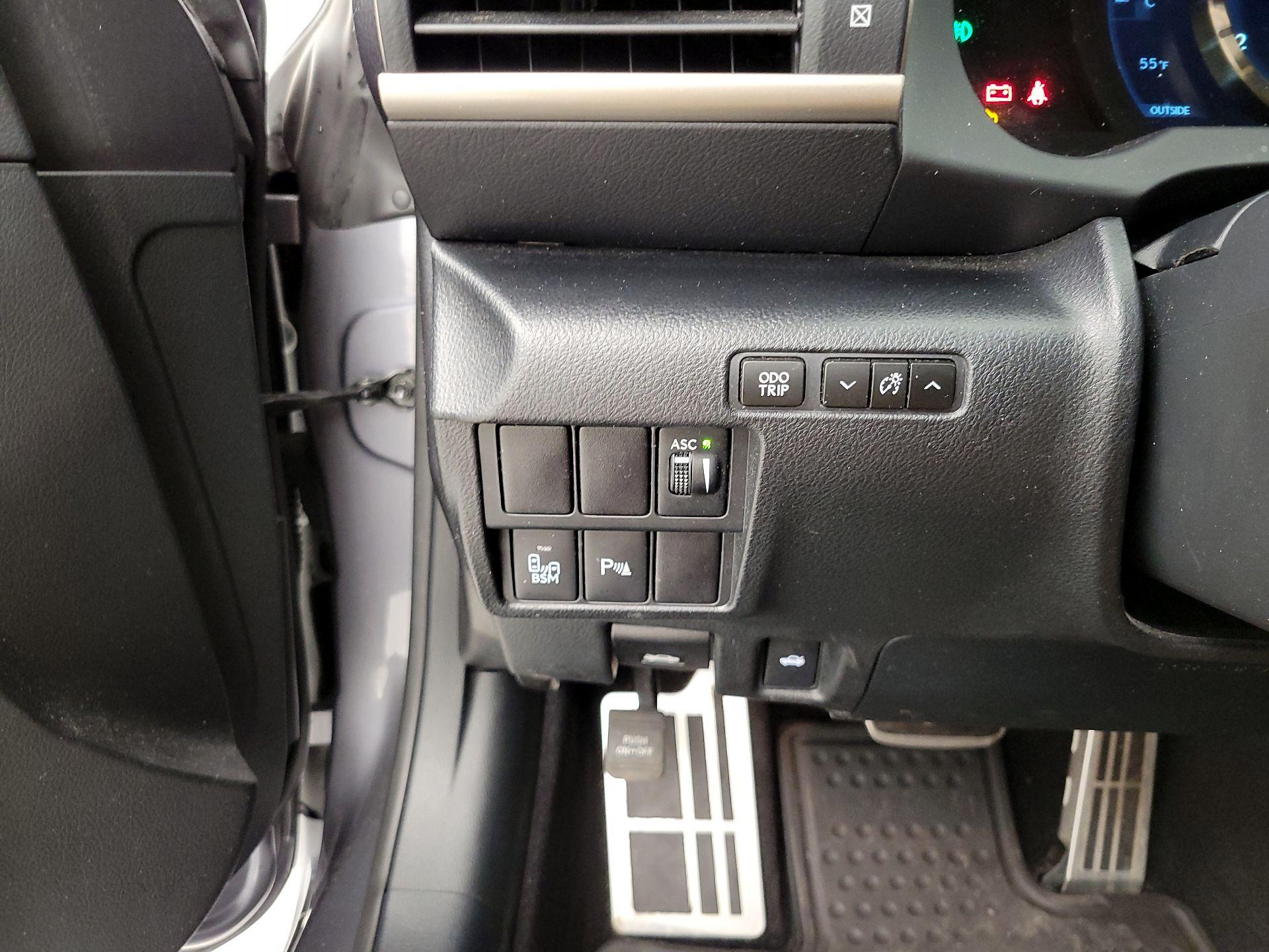 Thumbnail: 2017 Lexus RC - 13