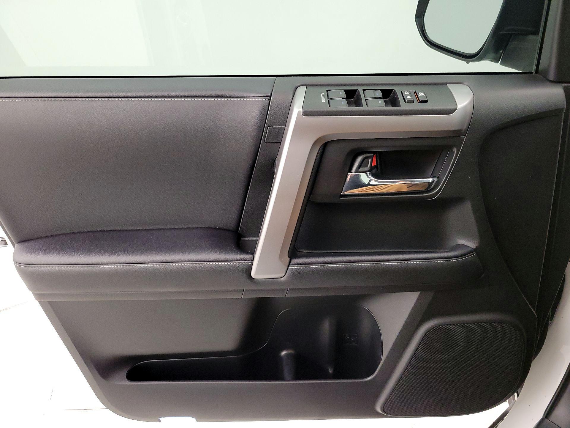 Thumbnail: 2020 Toyota 4Runner - 12