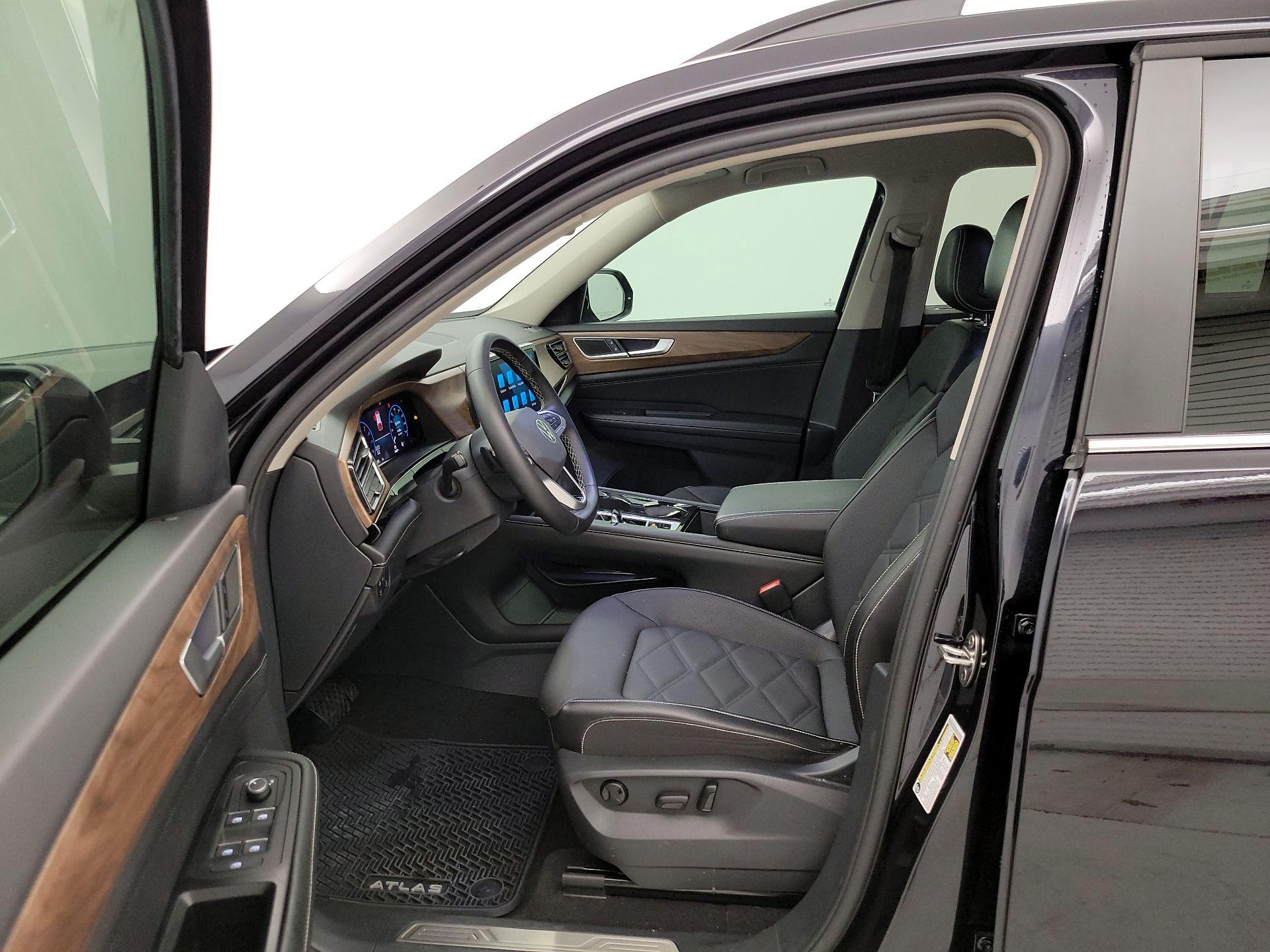 Thumbnail: 2024 Volkswagen Atlas - 11