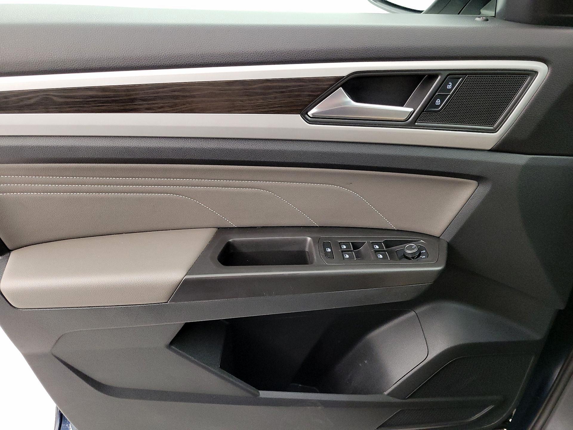 Thumbnail: 2022 Volkswagen Atlas - 12