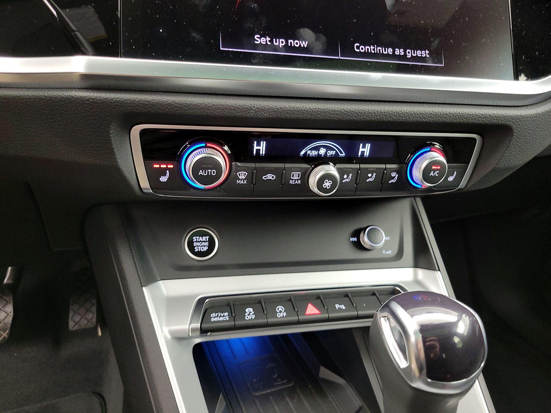 Thumbnail: 2025 Audi Q3 - 17