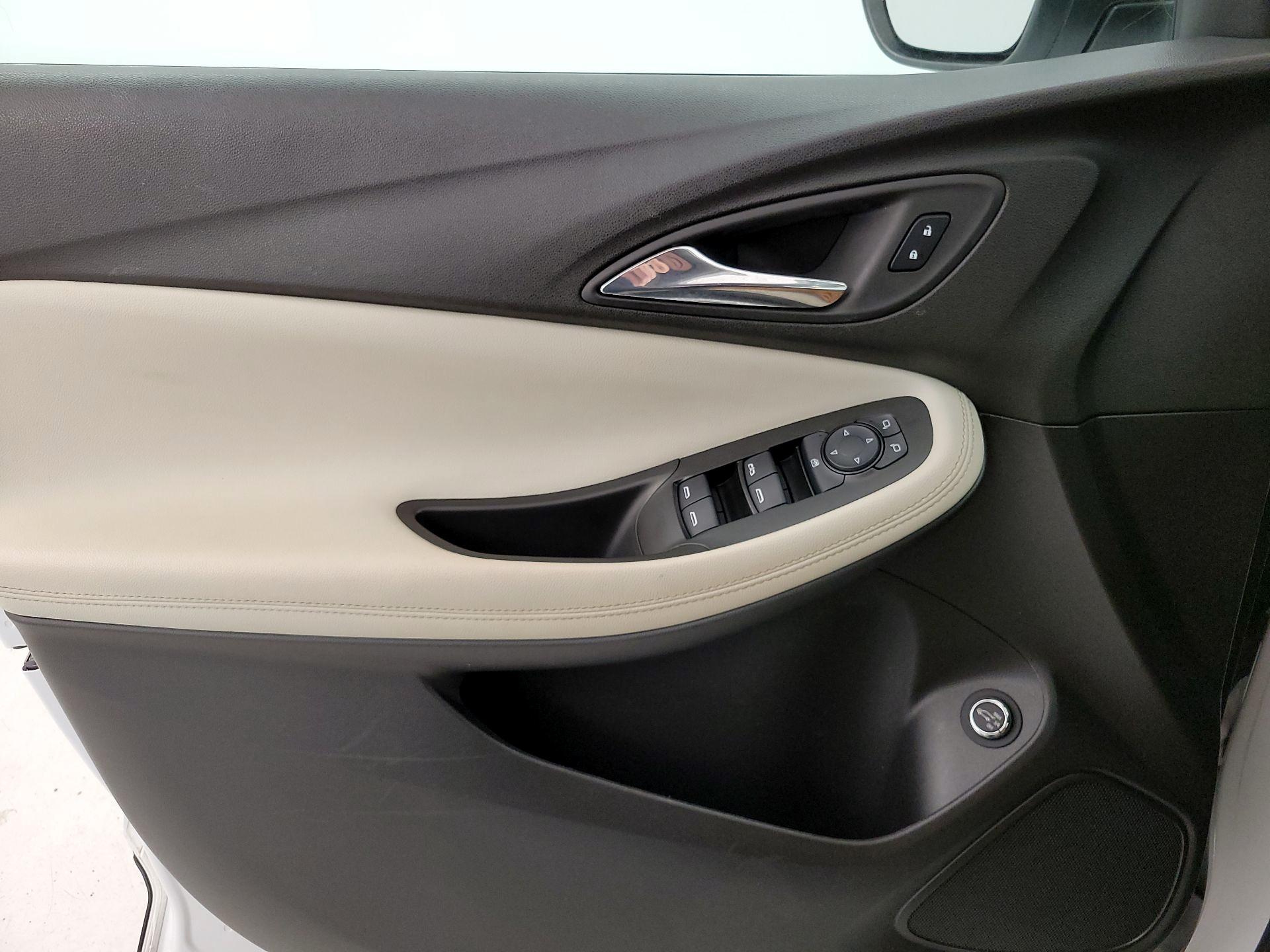 Thumbnail: 2022 Buick Encore GX - 12