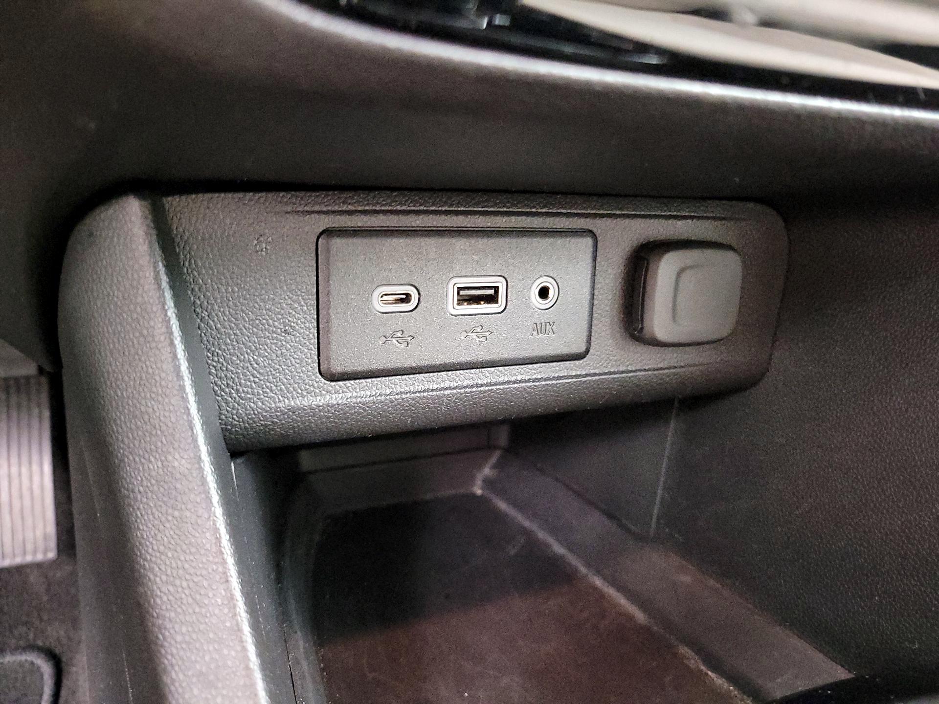 Thumbnail: 2022 Buick Encore GX - 18