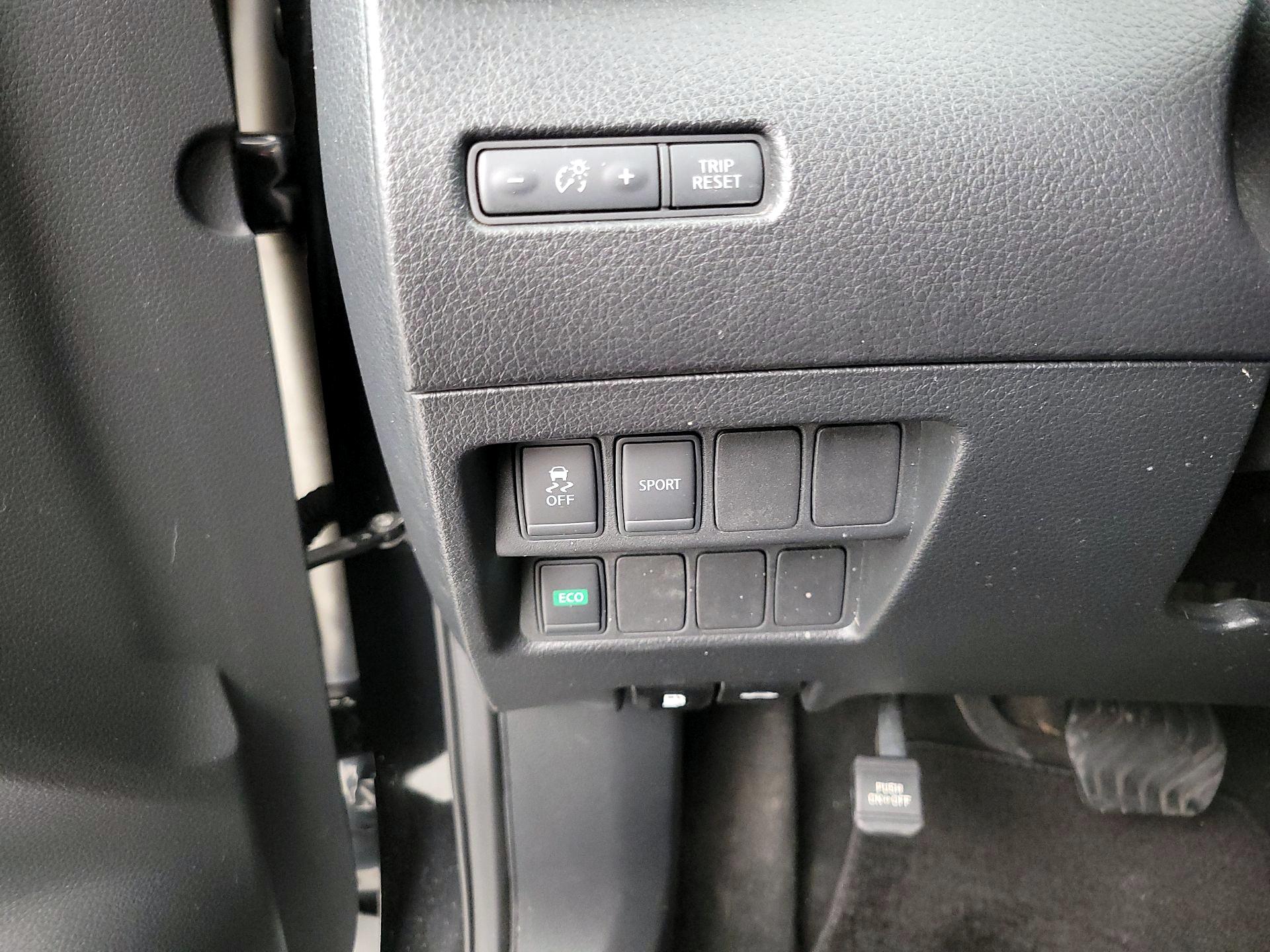 Thumbnail: 2016 Nissan Rogue - 13