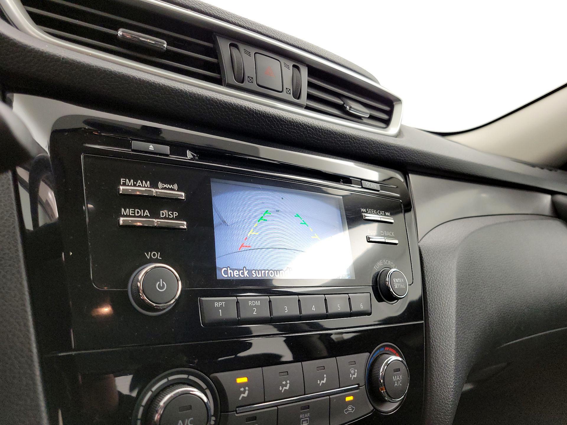 Thumbnail: 2016 Nissan Rogue - 14