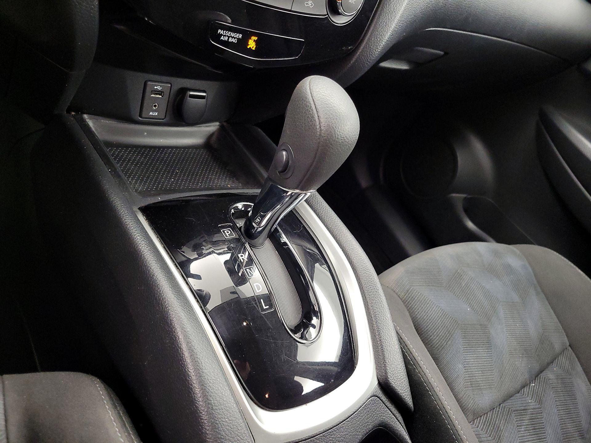 Thumbnail: 2016 Nissan Rogue - 17