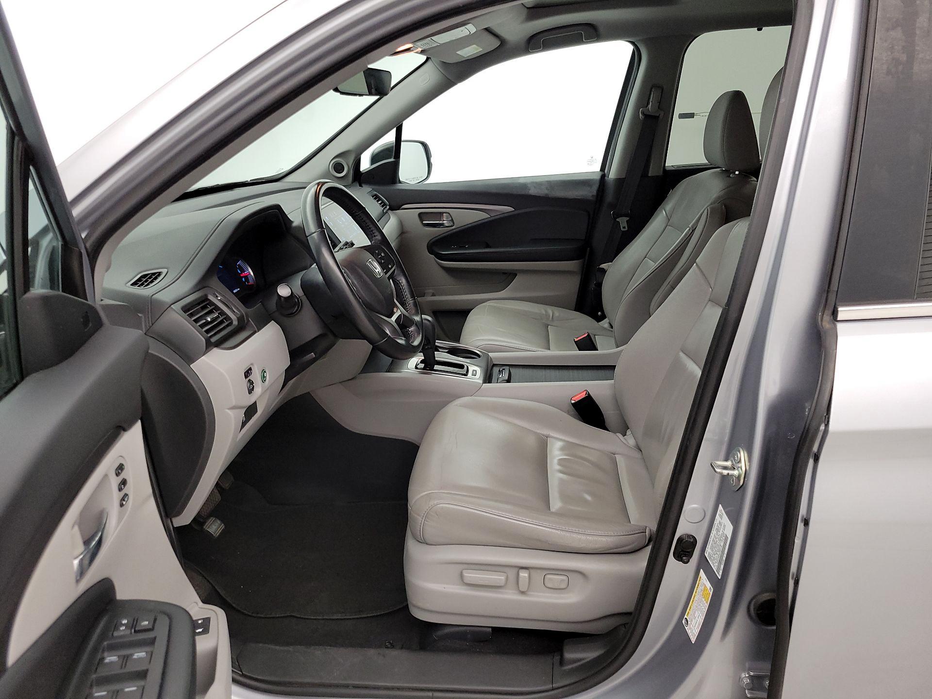 Thumbnail: 2020 Honda Pilot - 11