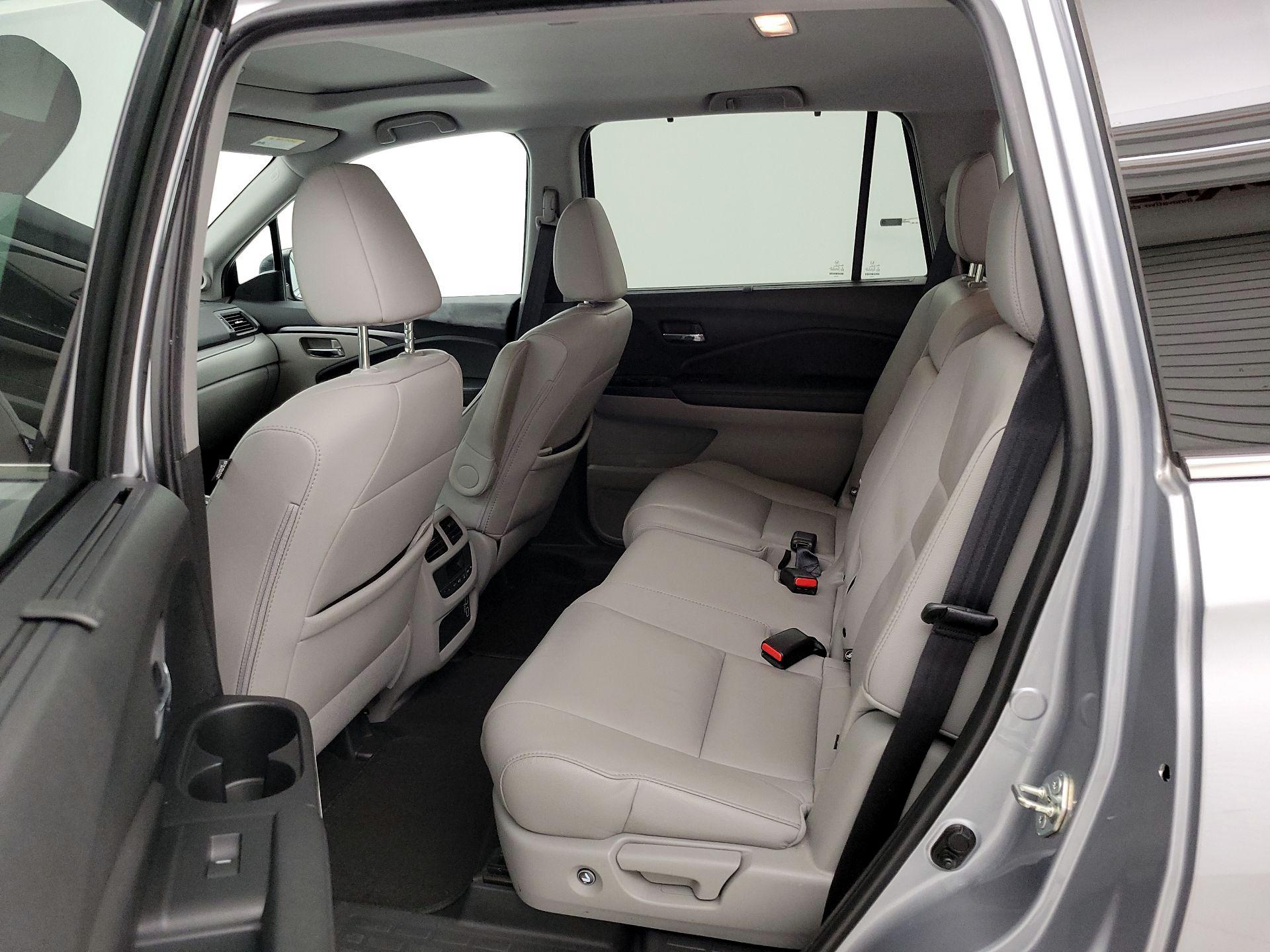 Thumbnail: 2020 Honda Pilot - 20