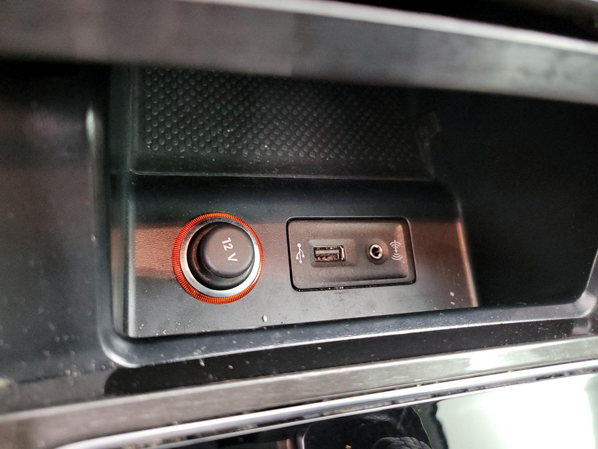 Thumbnail: 2017 Volkswagen Passat - 18