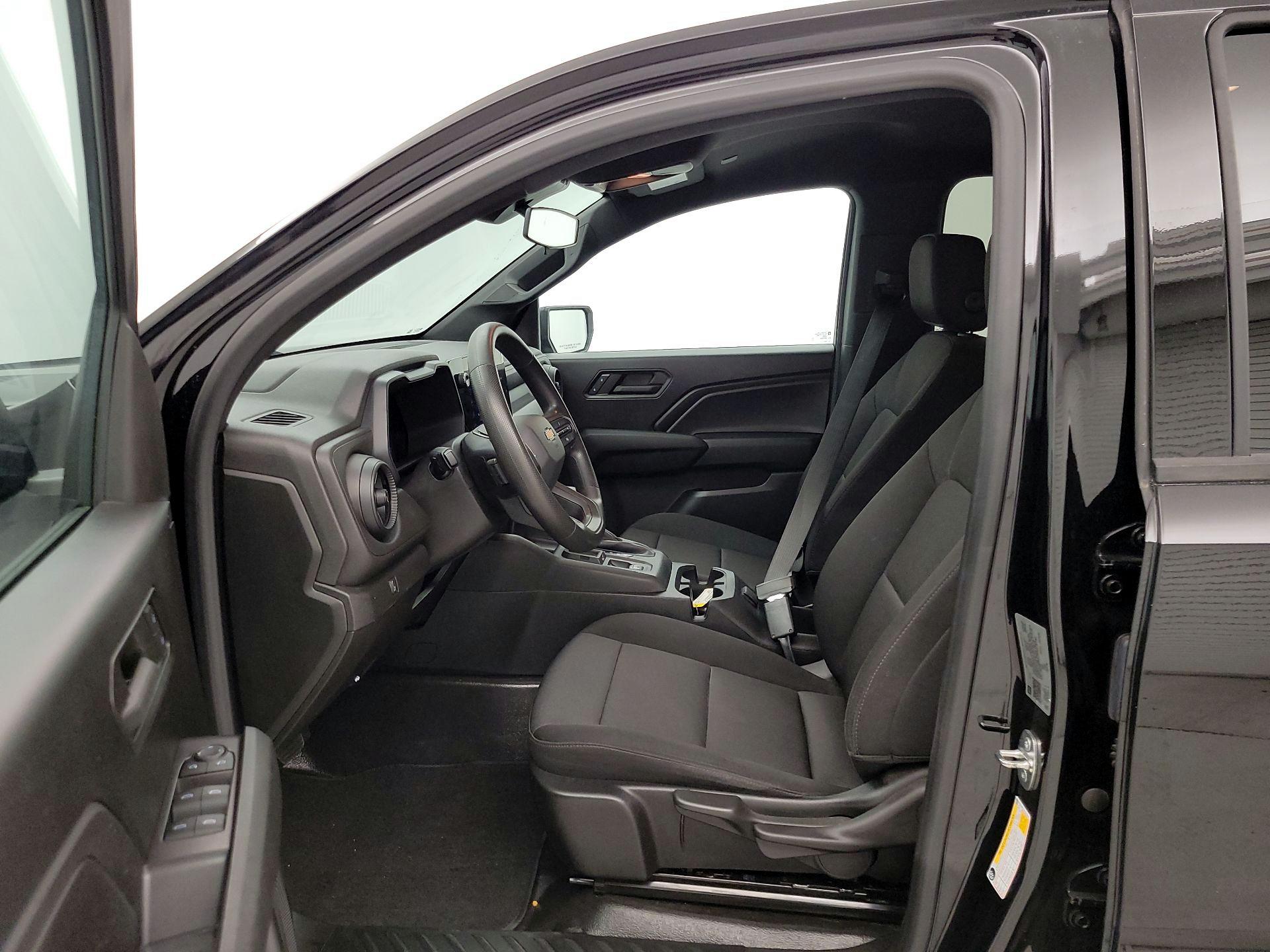 Thumbnail: 2023 Chevrolet Colorado - 11