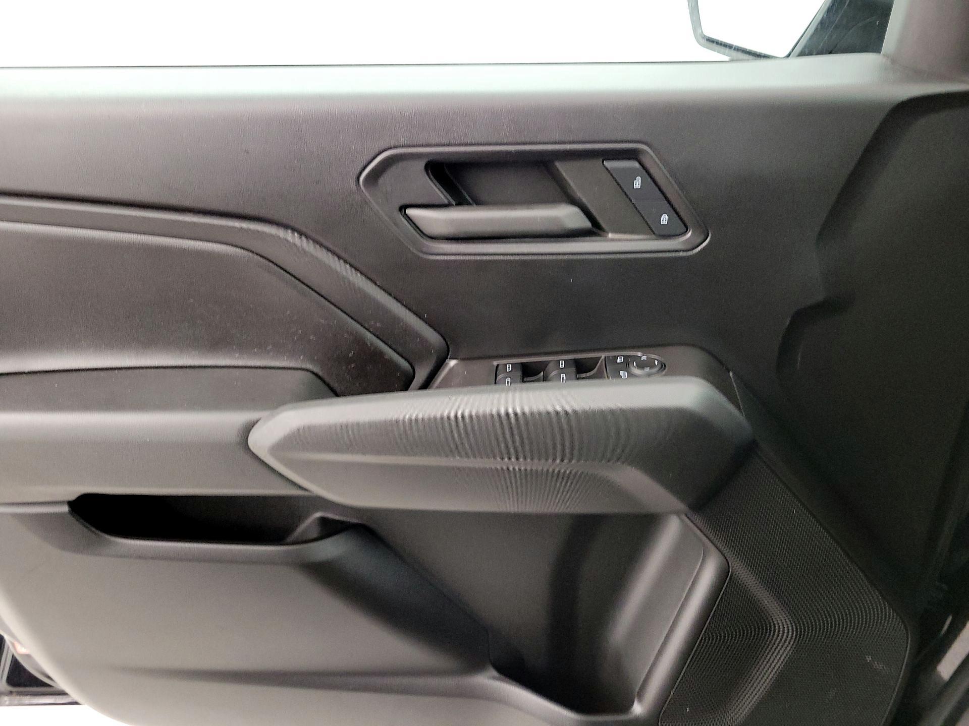 Thumbnail: 2023 Chevrolet Colorado - 12