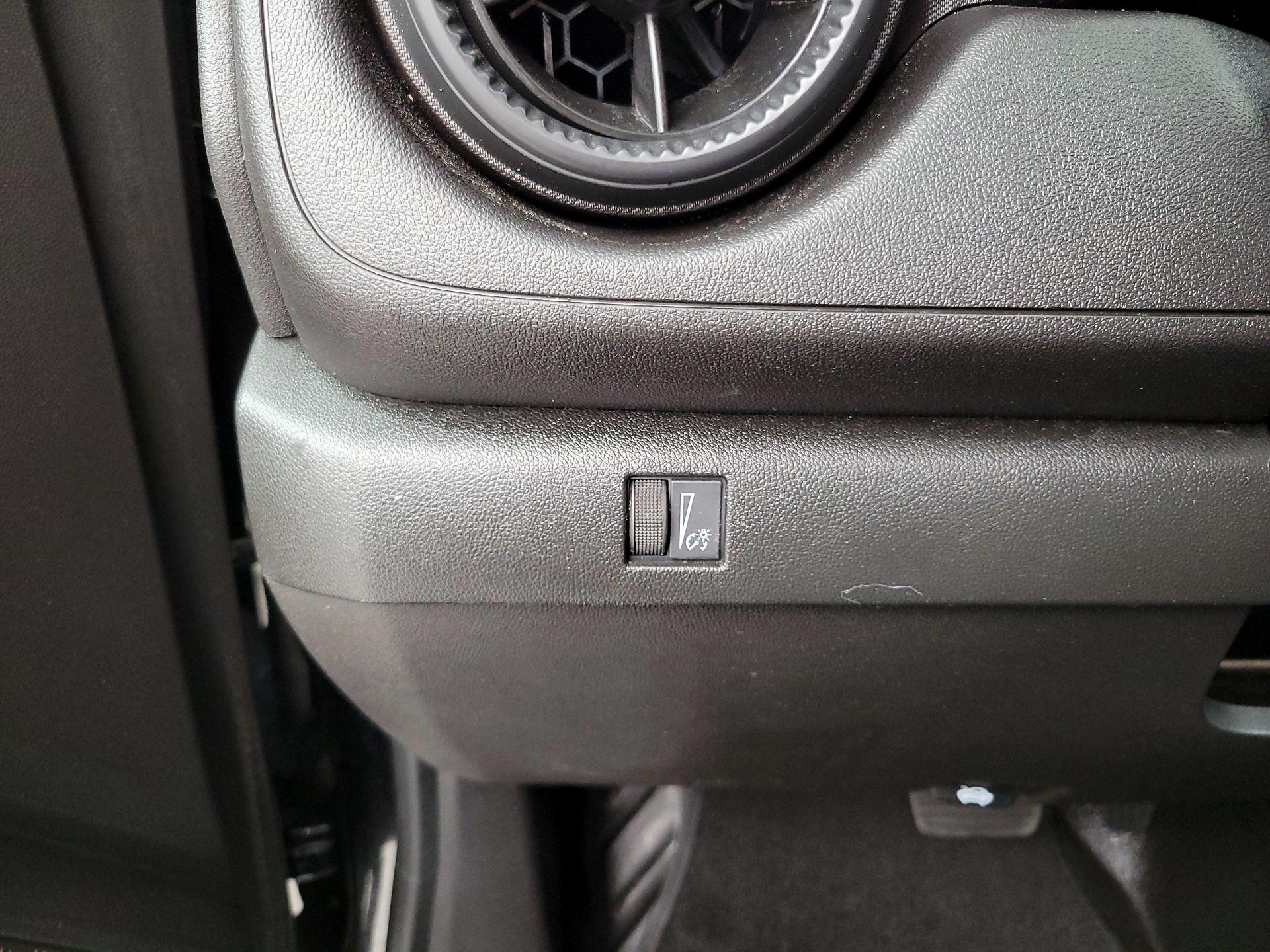 Thumbnail: 2023 Chevrolet Colorado - 13