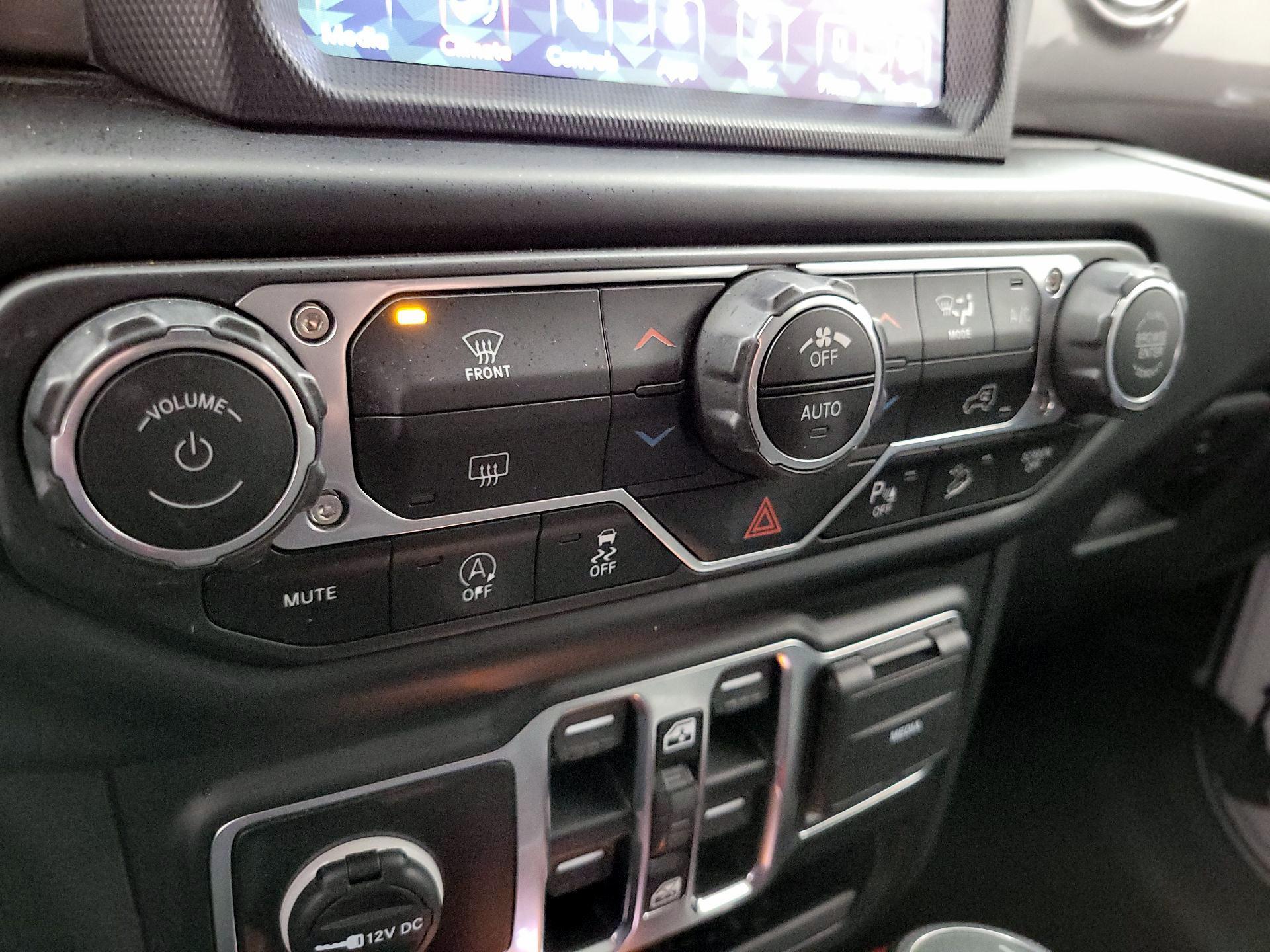 Thumbnail: 2020 Jeep Wrangler - 17