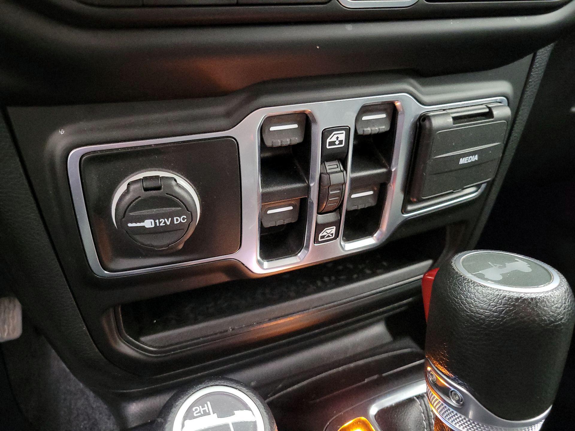 Thumbnail: 2020 Jeep Wrangler - 19