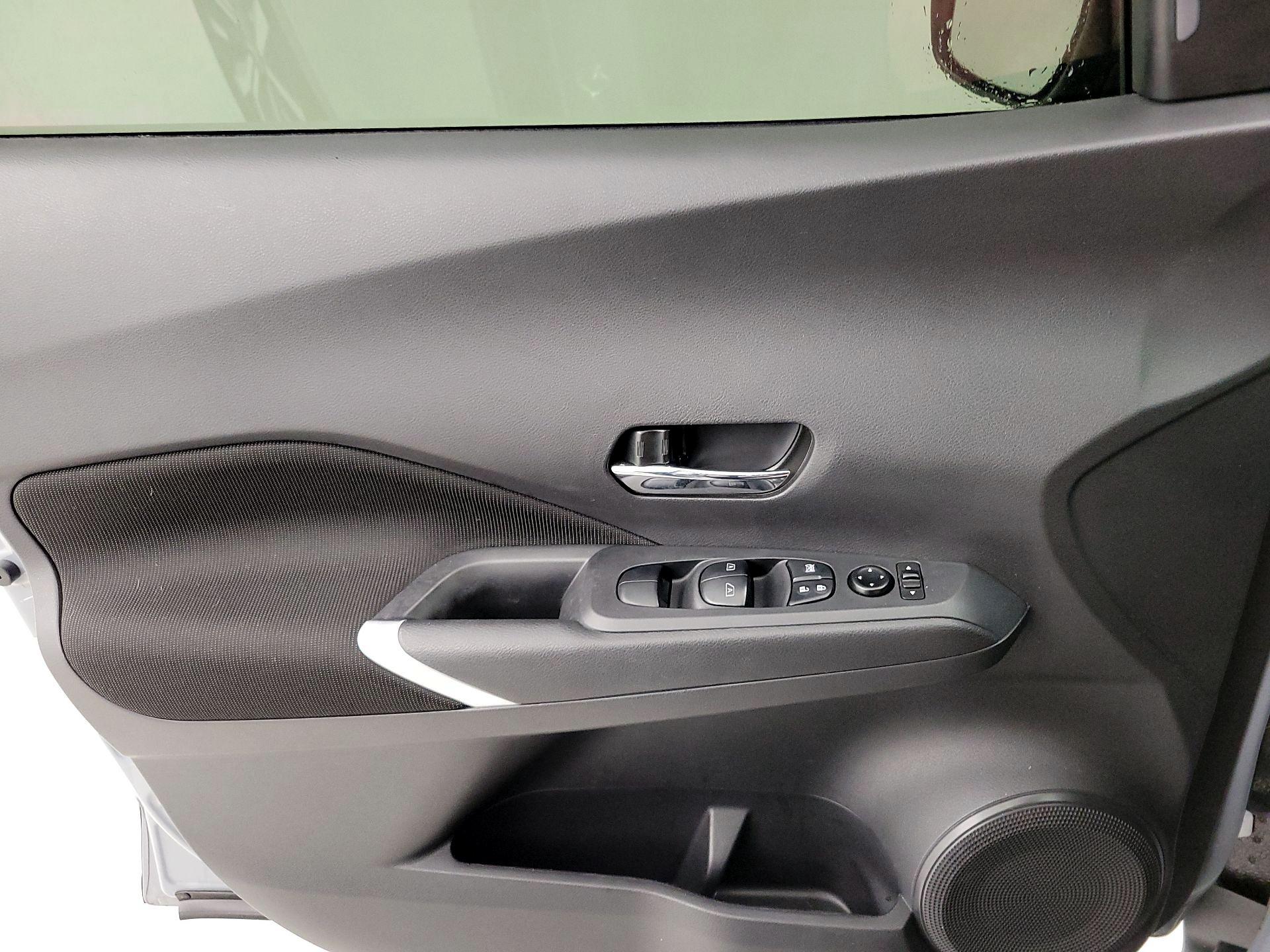 Thumbnail: 2022 Nissan Kicks - 12