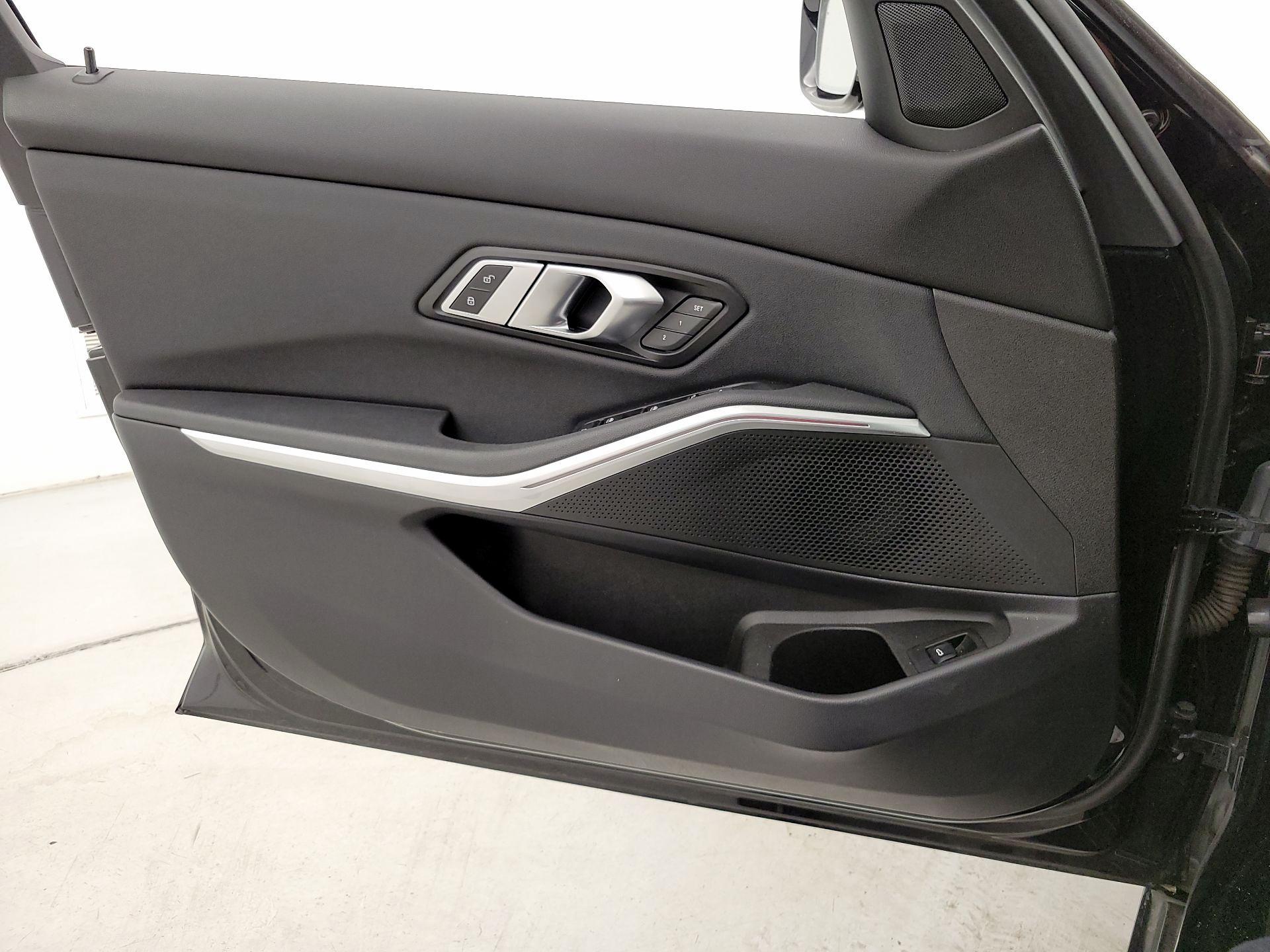 Thumbnail: 2020 BMW 3 Series - 12