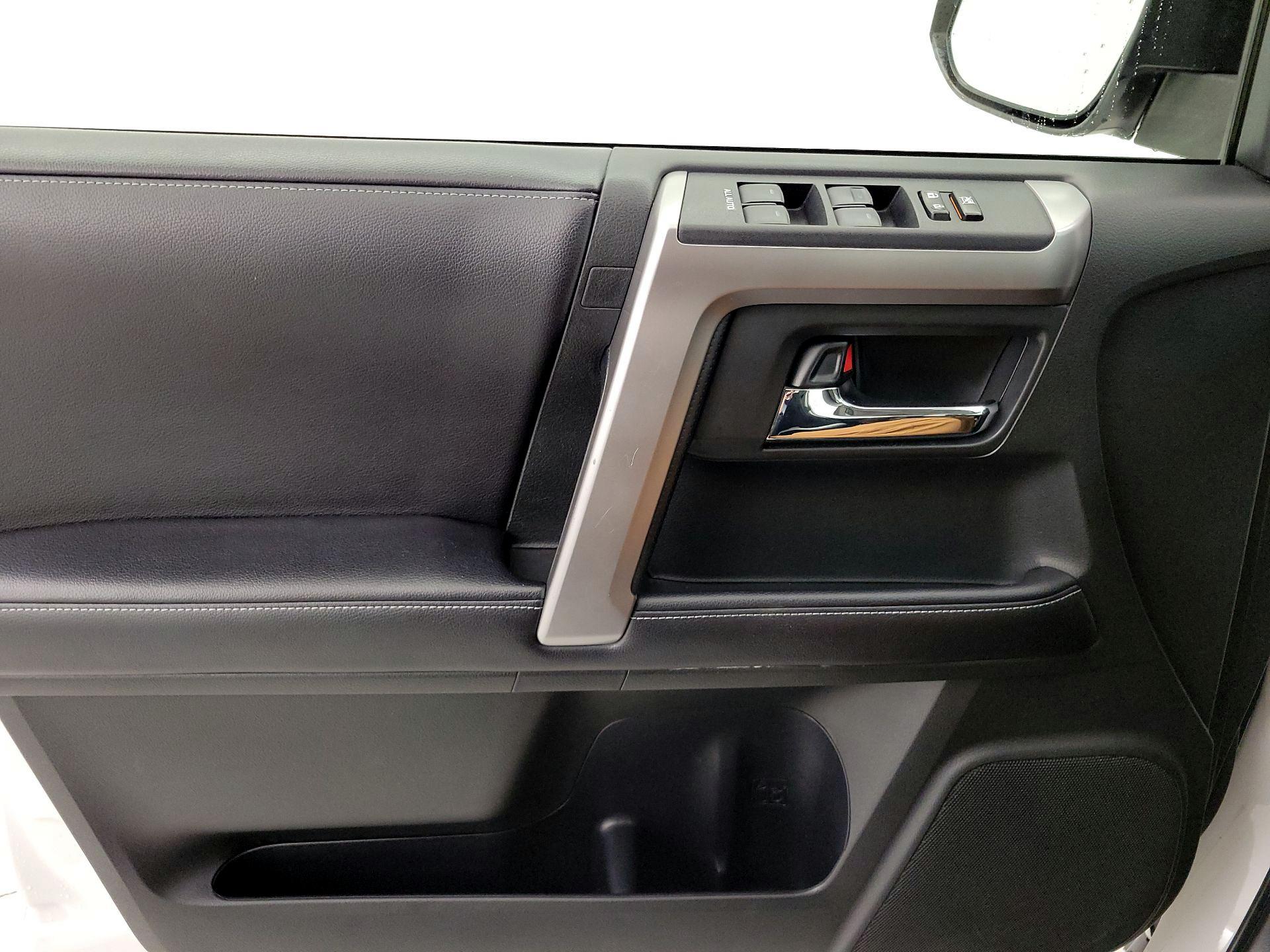 Thumbnail: 2019 Toyota 4Runner - 12