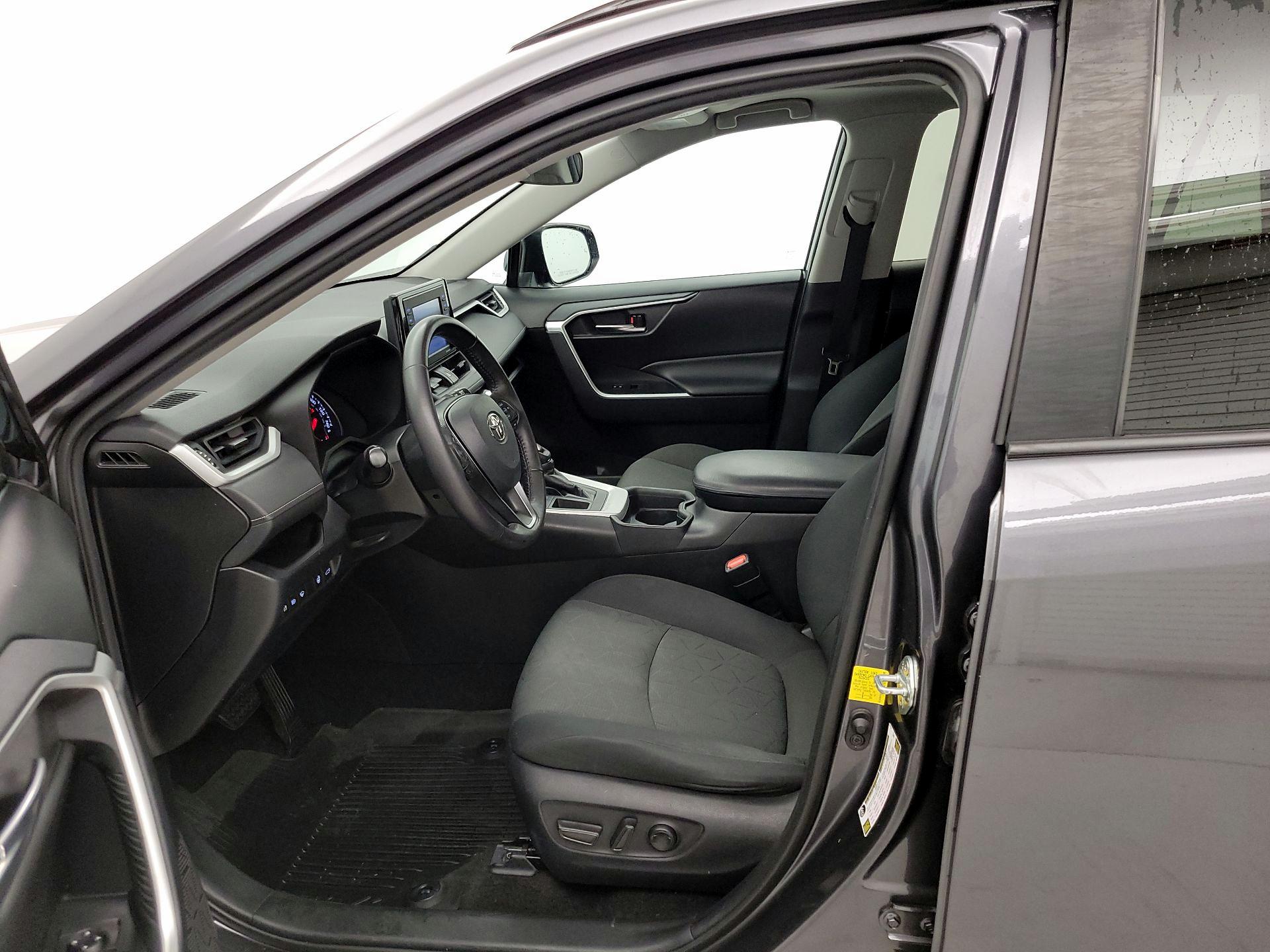 Thumbnail: 2021 Toyota RAV4 - 11