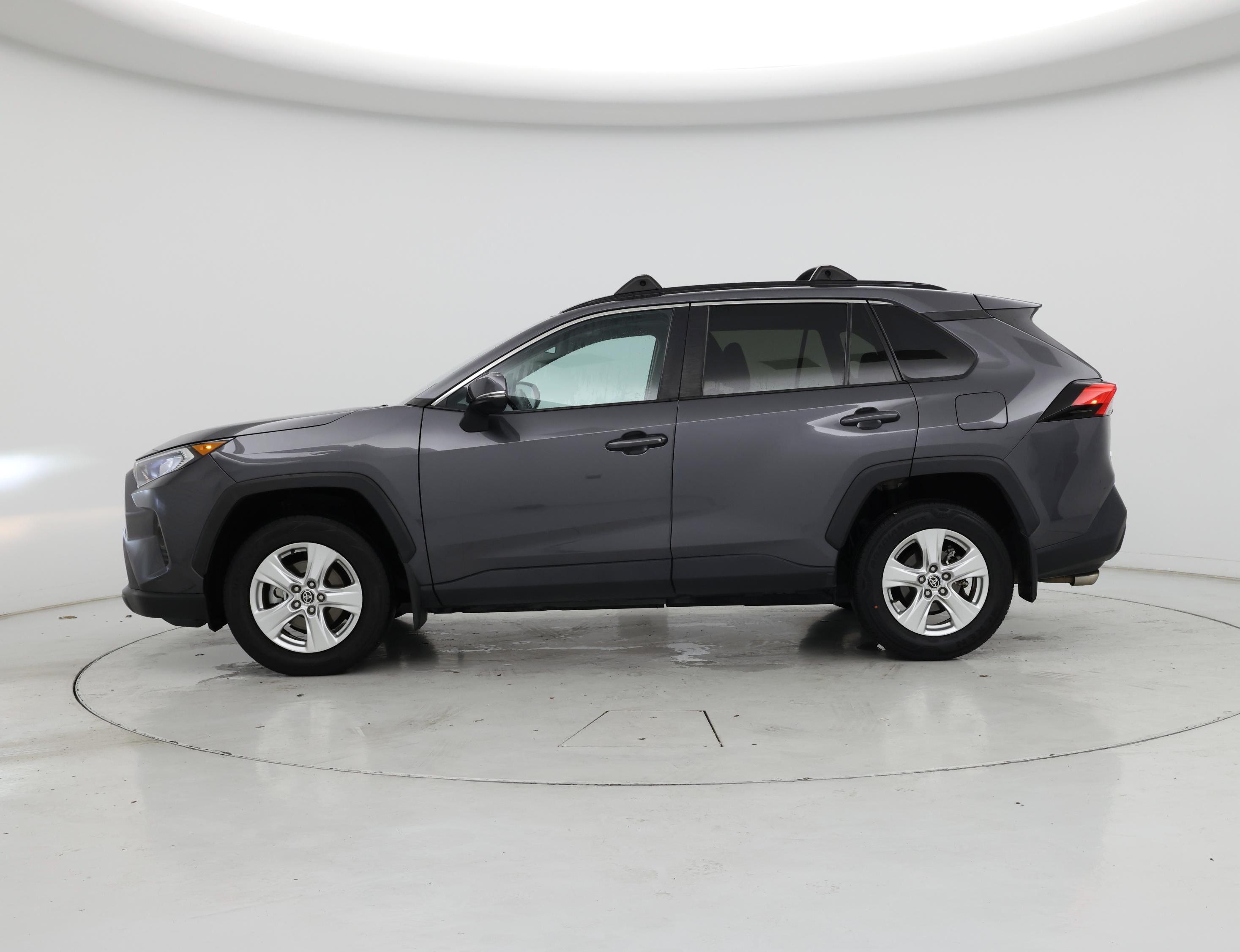 Thumbnail: 2021 Toyota RAV4 - 3