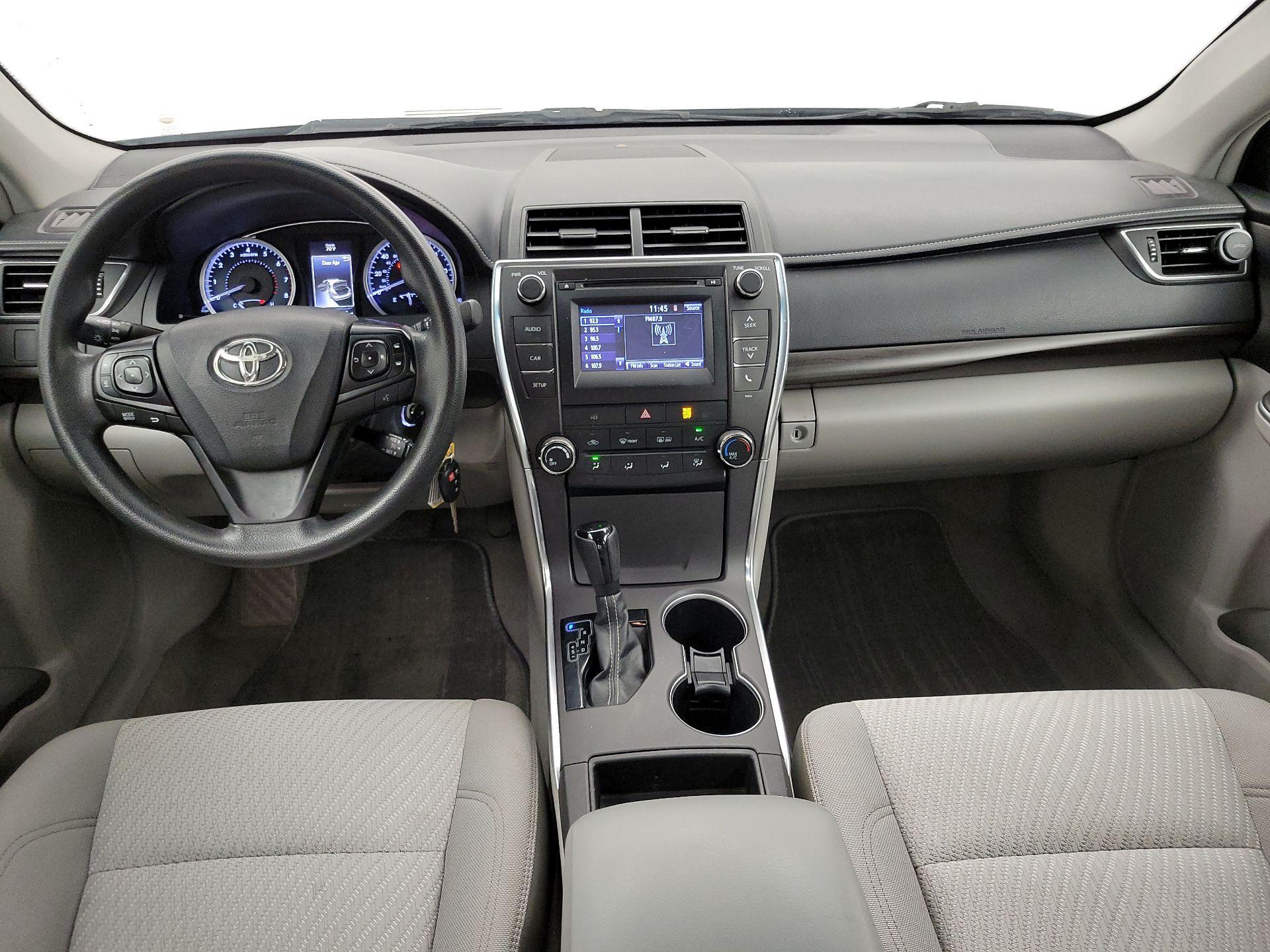 Thumbnail: 2016 Toyota Camry - 9