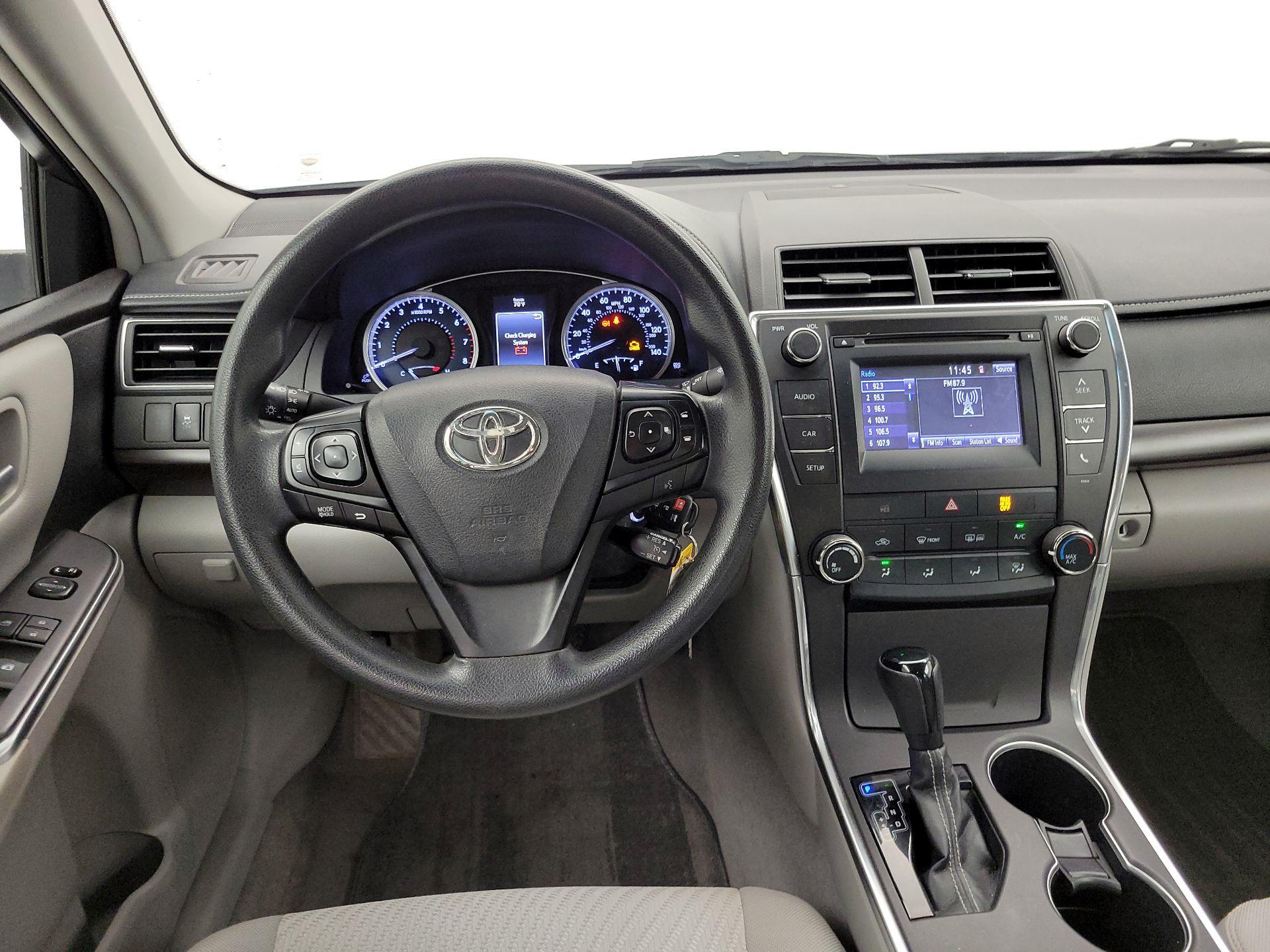 Thumbnail: 2016 Toyota Camry - 10