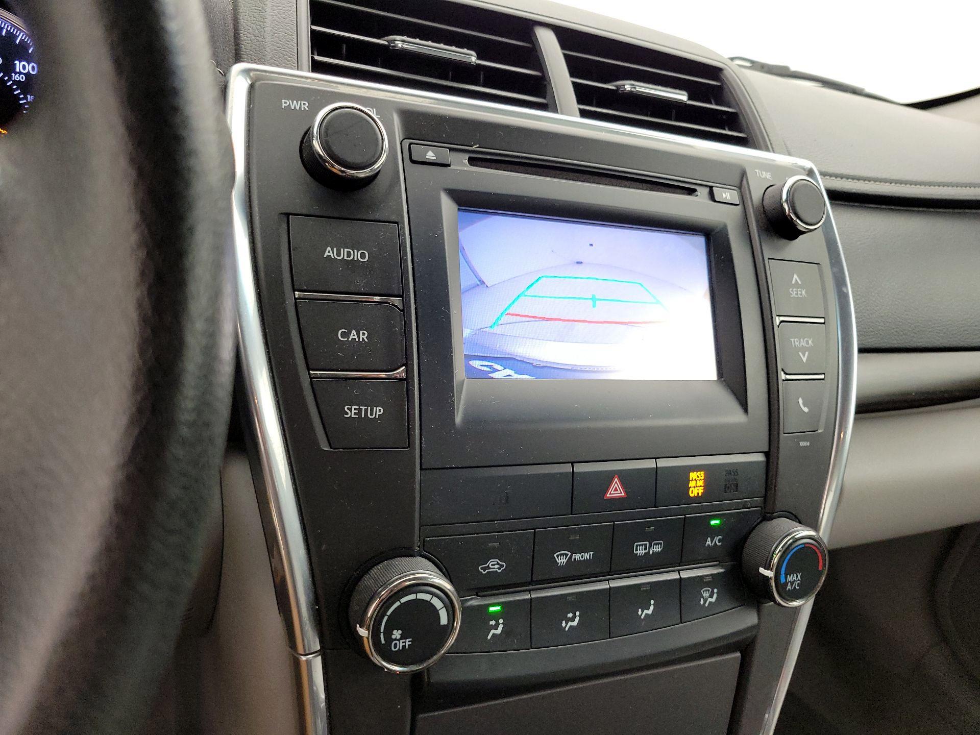 Thumbnail: 2016 Toyota Camry - 14