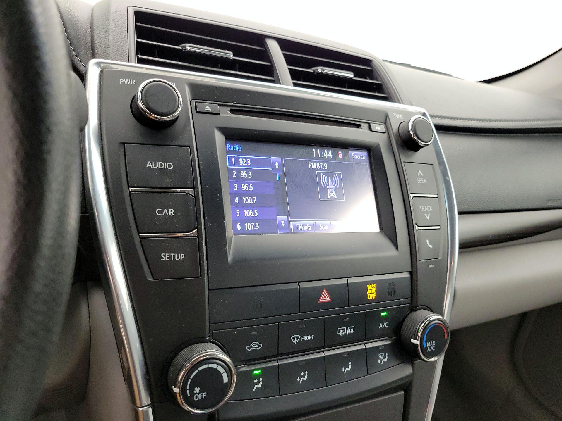 Thumbnail: 2016 Toyota Camry - 15