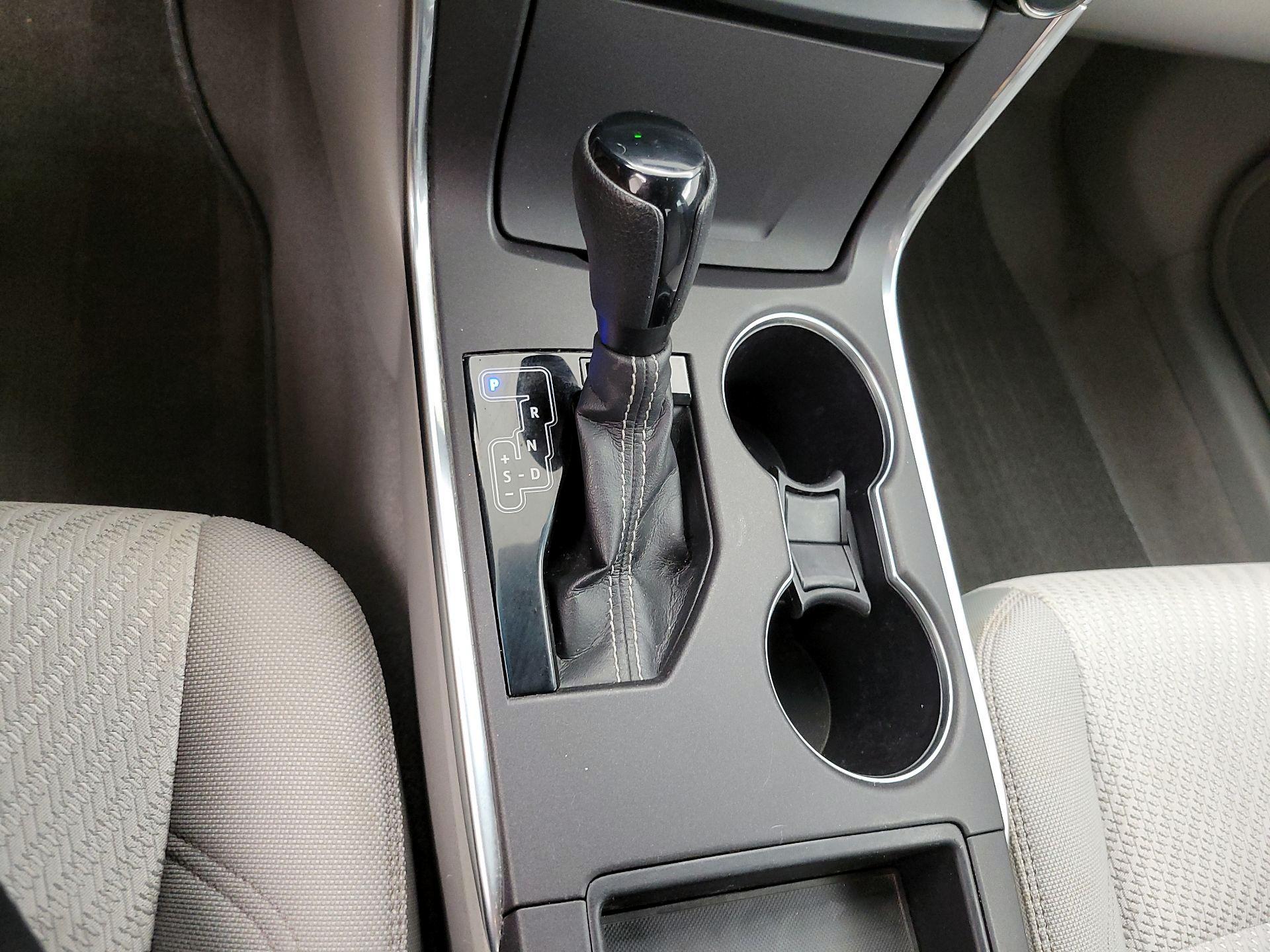 Thumbnail: 2016 Toyota Camry - 17