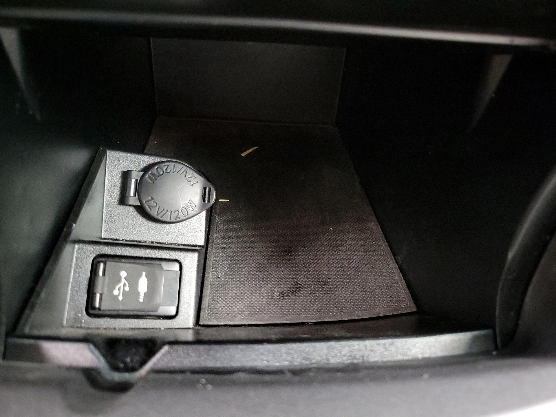 Thumbnail: 2016 Toyota Camry - 18