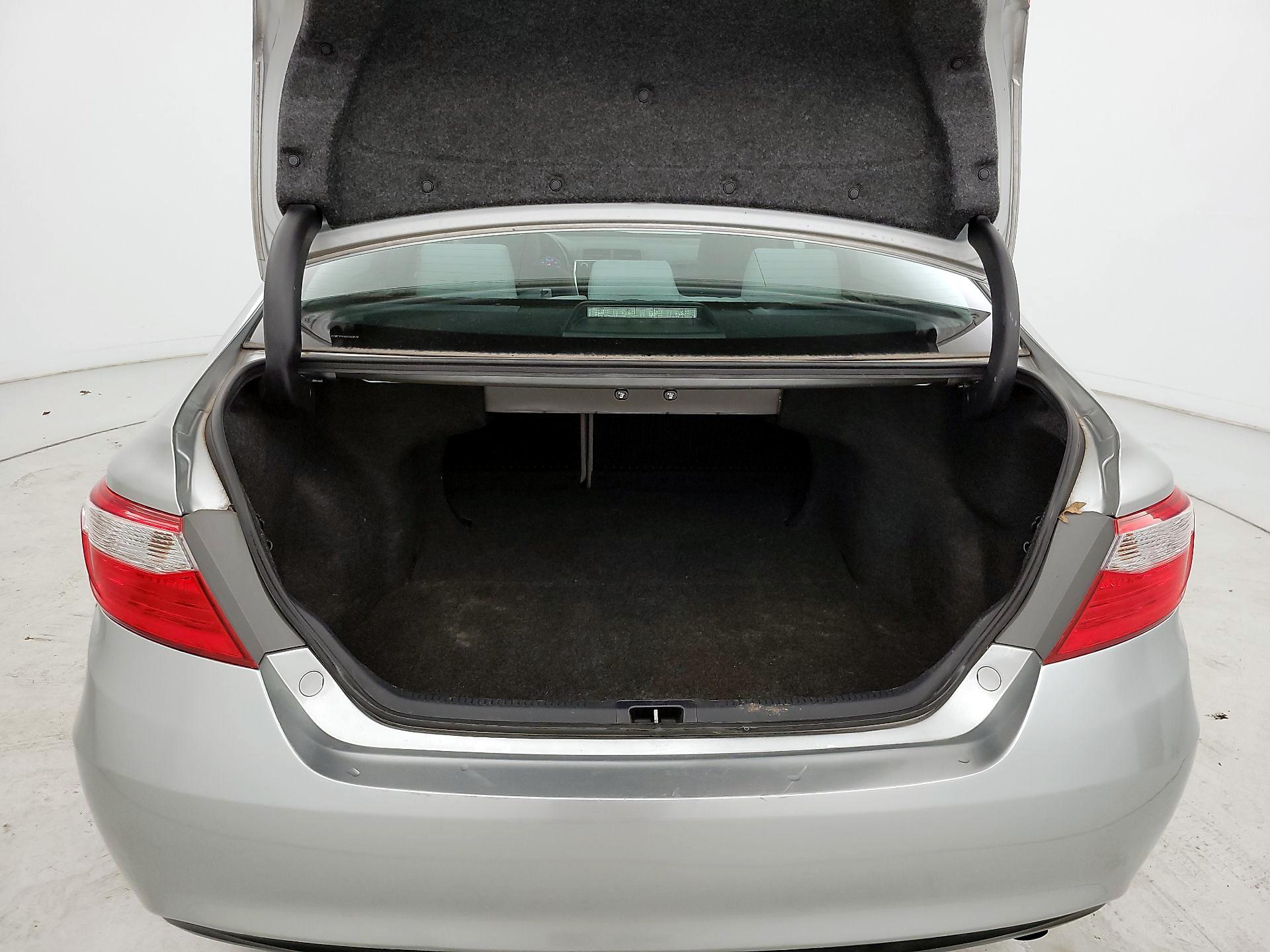 Thumbnail: 2016 Toyota Camry - 20