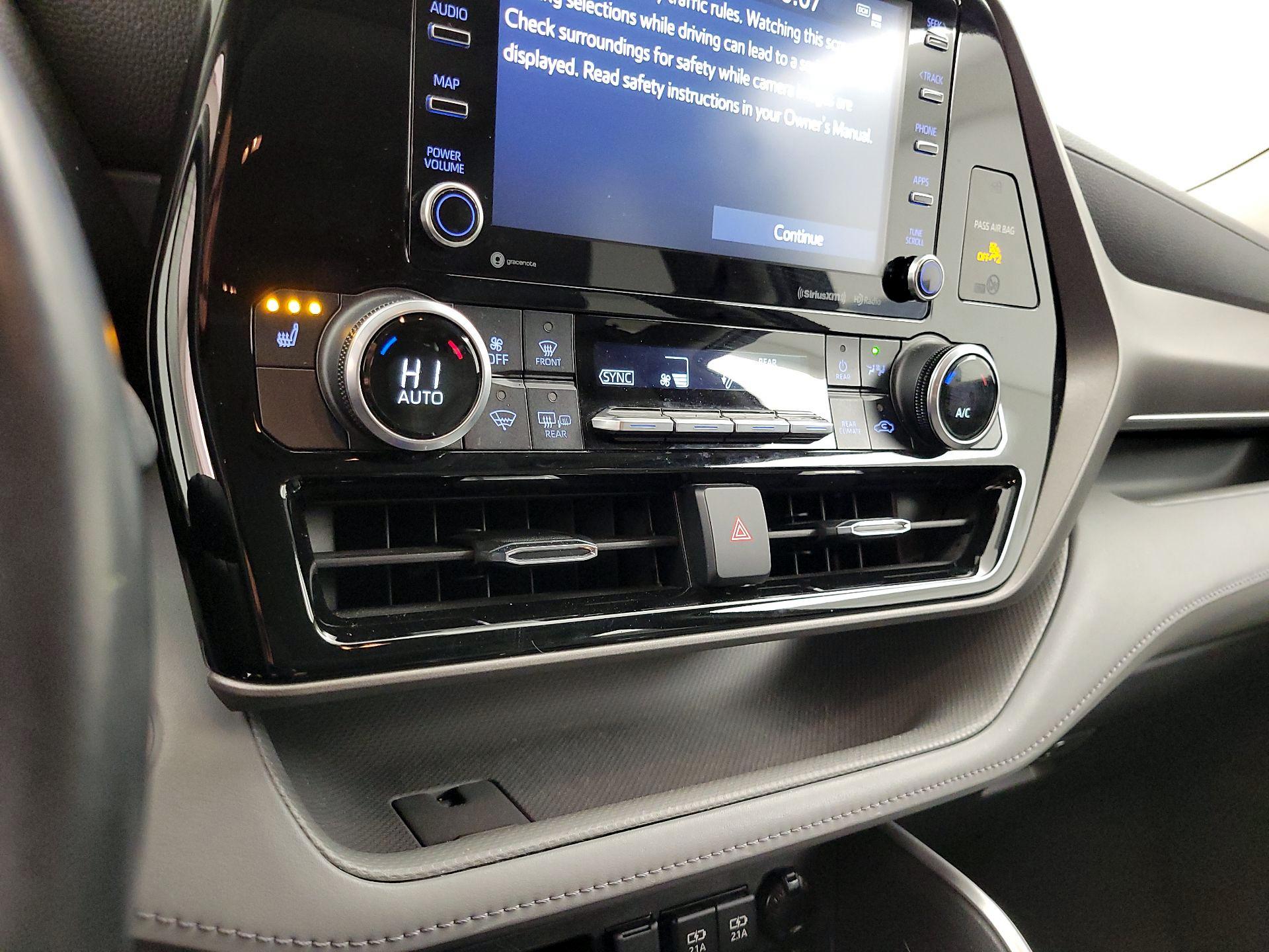 Thumbnail: 2021 Toyota Highlander - 16