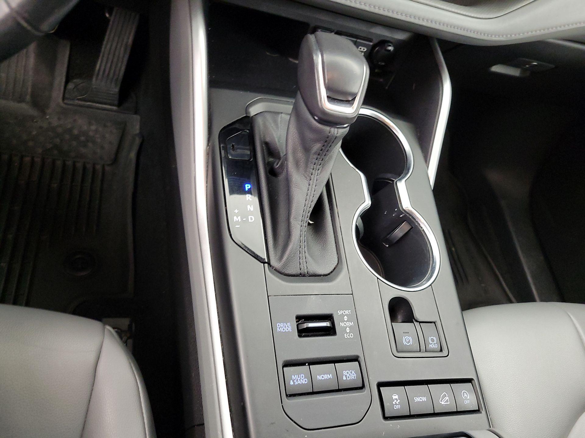 Thumbnail: 2021 Toyota Highlander - 17