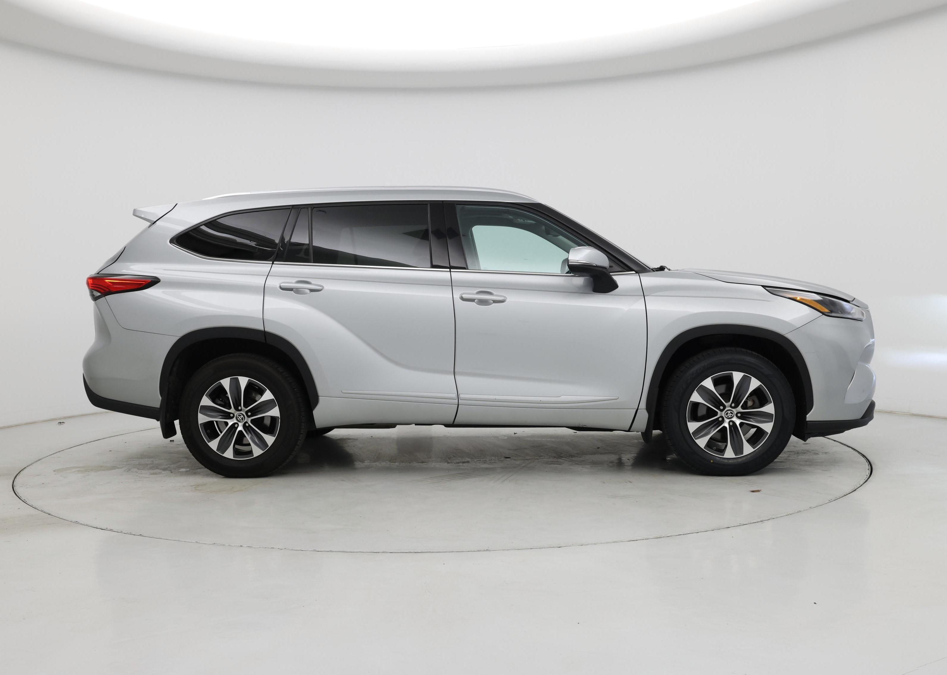 Thumbnail: 2021 Toyota Highlander - 7