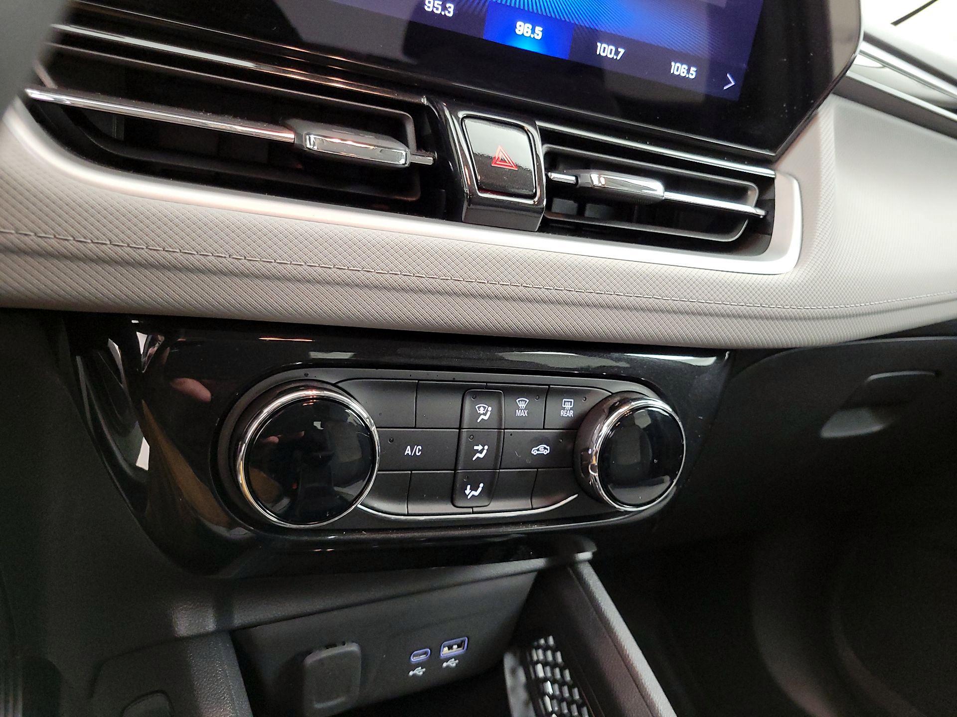 Thumbnail: 2025 Chevrolet TrailBlazer - 16