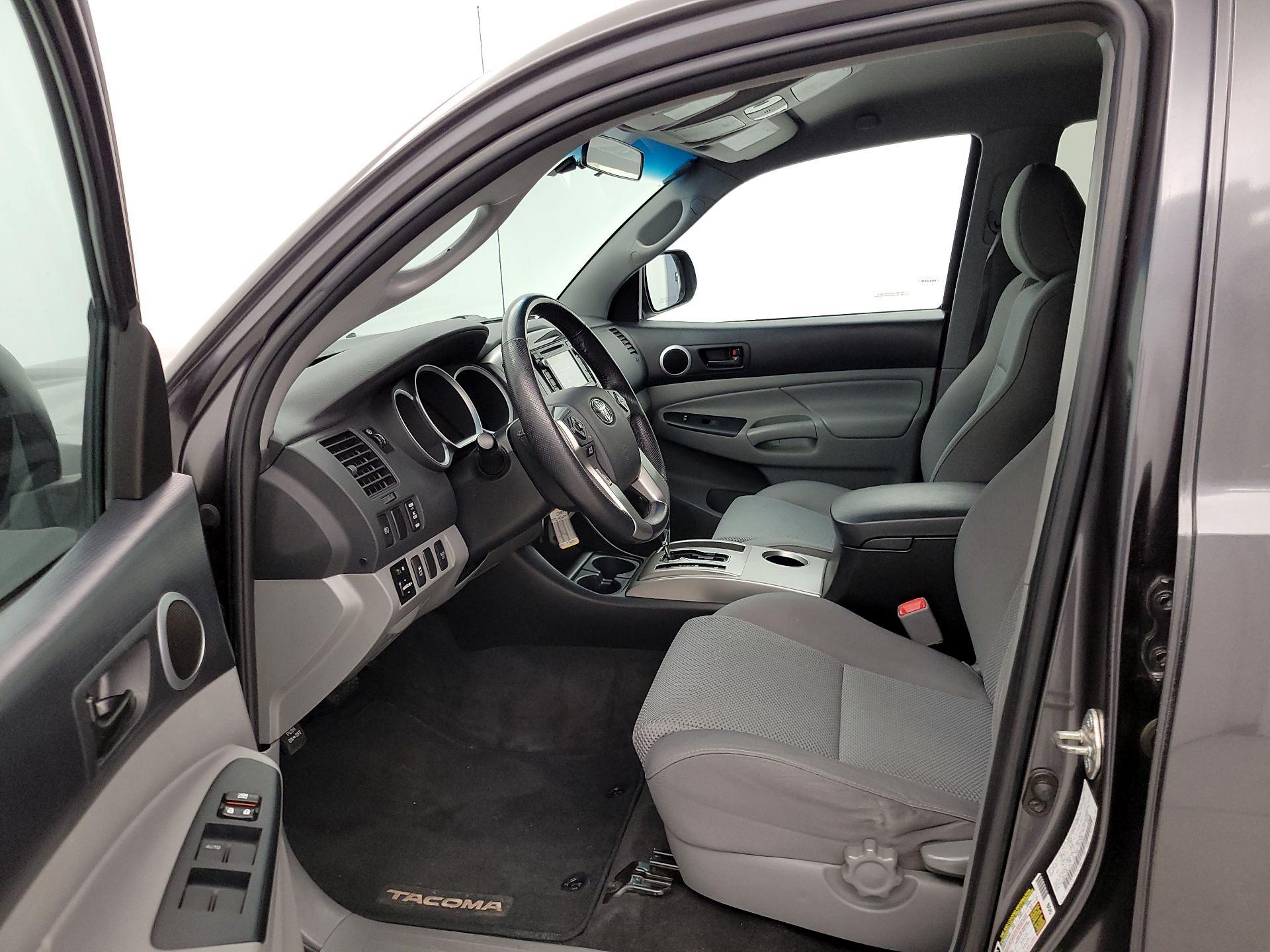 Thumbnail: 2015 Toyota Tacoma - 11