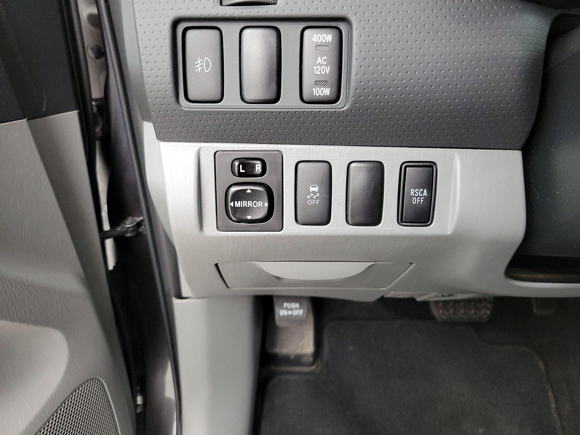 Thumbnail: 2015 Toyota Tacoma - 13