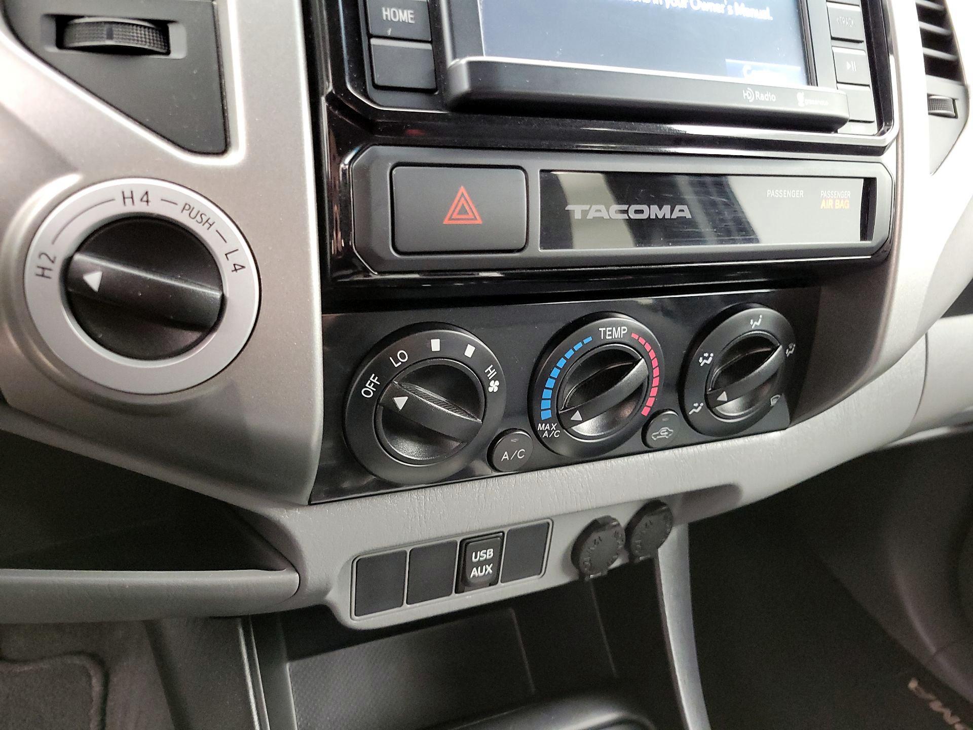 Thumbnail: 2015 Toyota Tacoma - 16