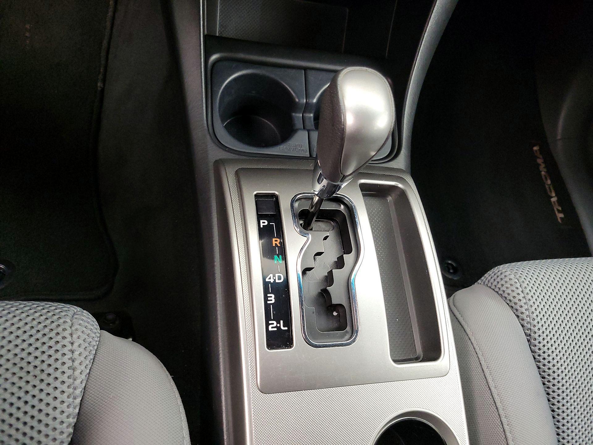 Thumbnail: 2015 Toyota Tacoma - 17