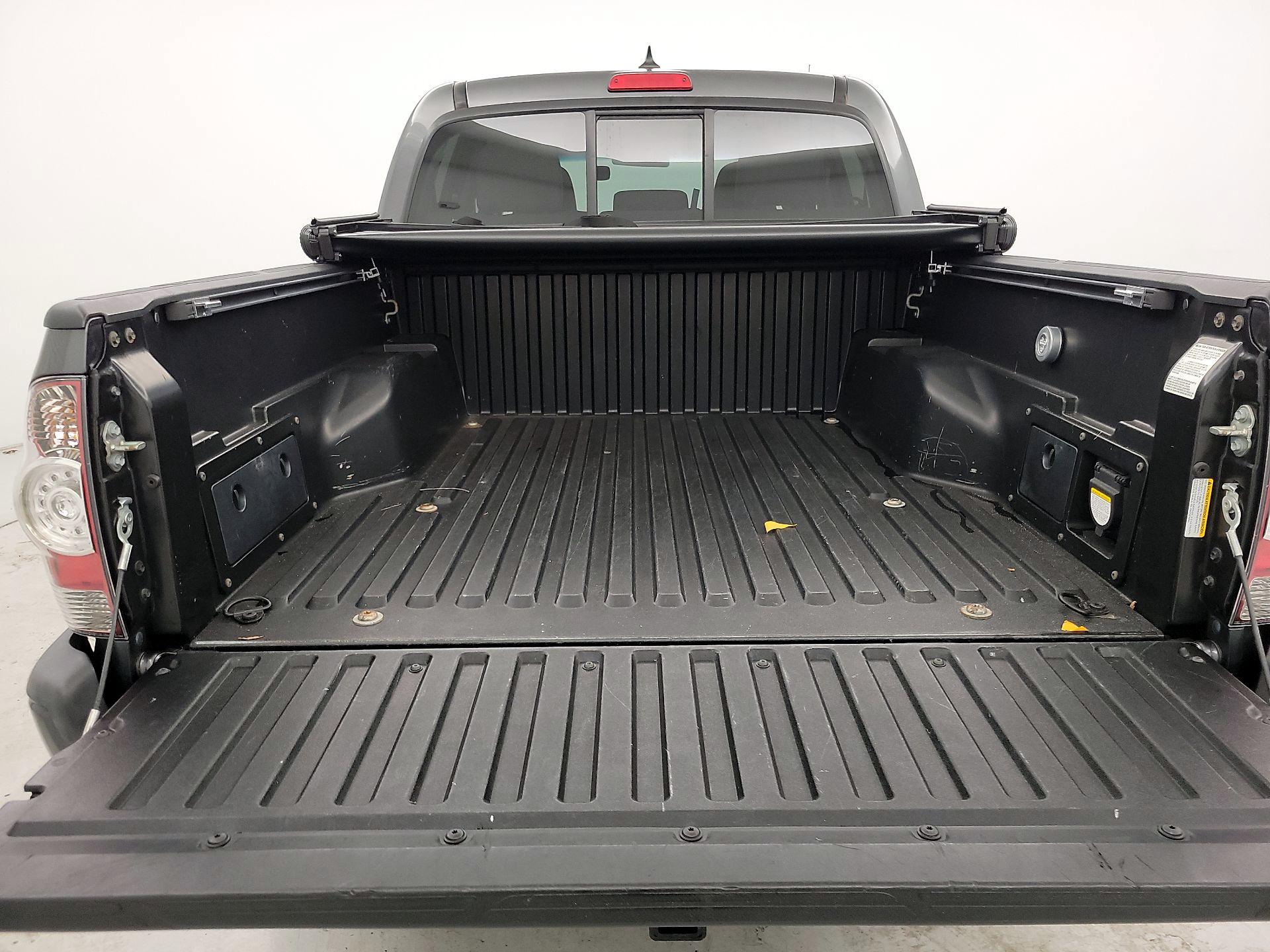 Thumbnail: 2015 Toyota Tacoma - 20